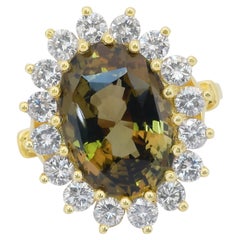 Bezaubernder Cocktailring aus 14 Karat Gelbgold mit 8,75 Karat Chrysoberyll und Diamanten