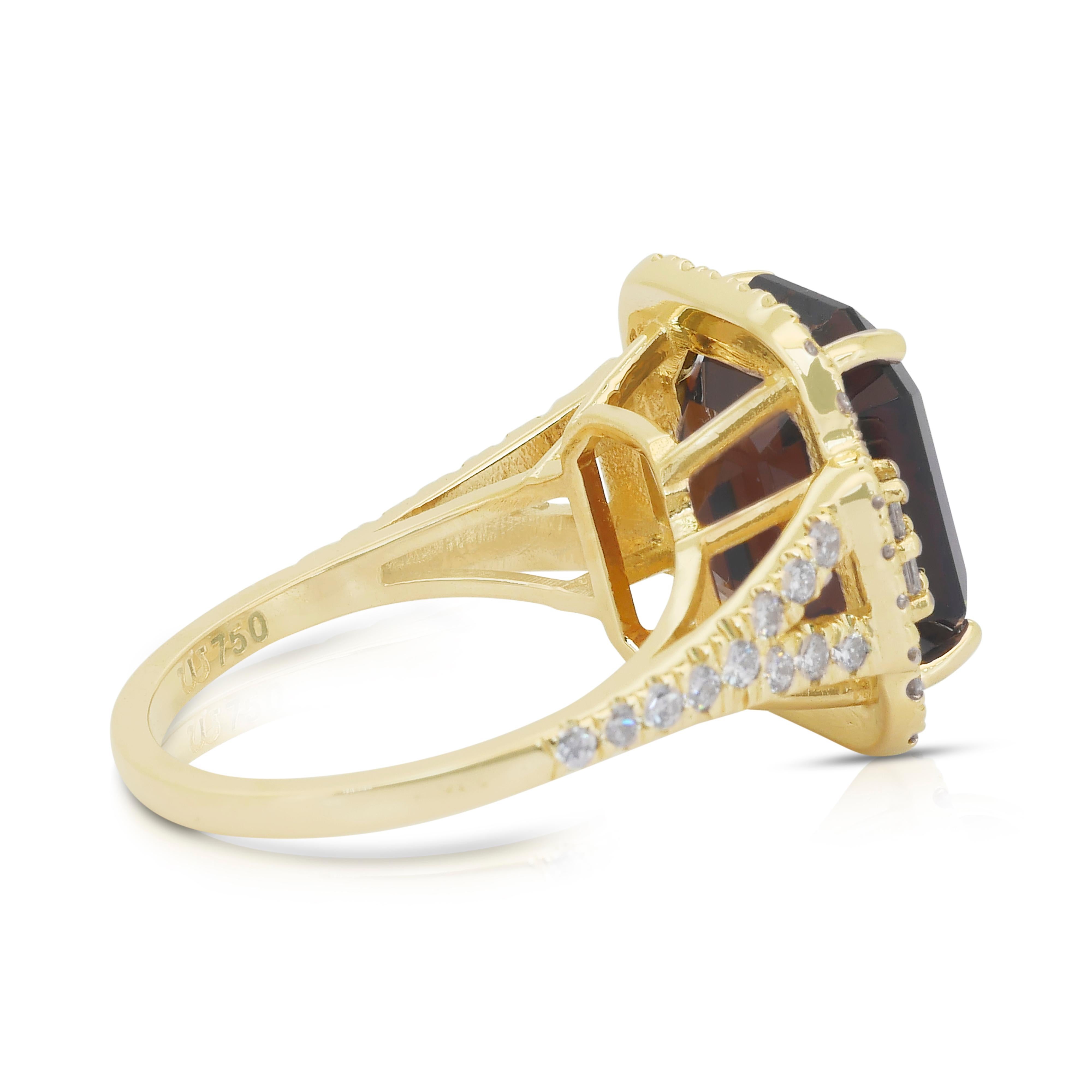 Taille octogone Captivant bague cocktail en or jaune 18 carats avec tourmaline de 8,88 carats et diamants en vente