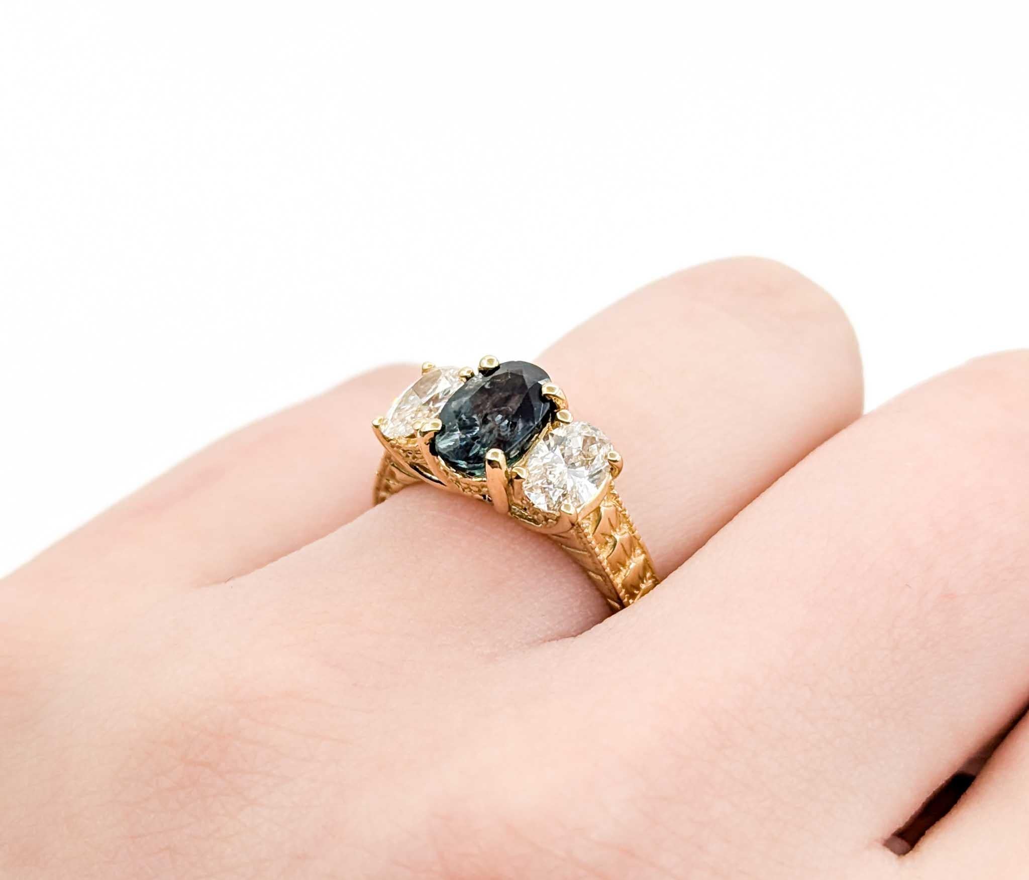 Contemporary Captivating Alexandrite & Diamond Milgrain Ring in 14k Gold