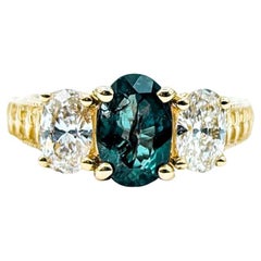 Captivating Alexandrite & Diamond Milgrain Ring in 14k Gold