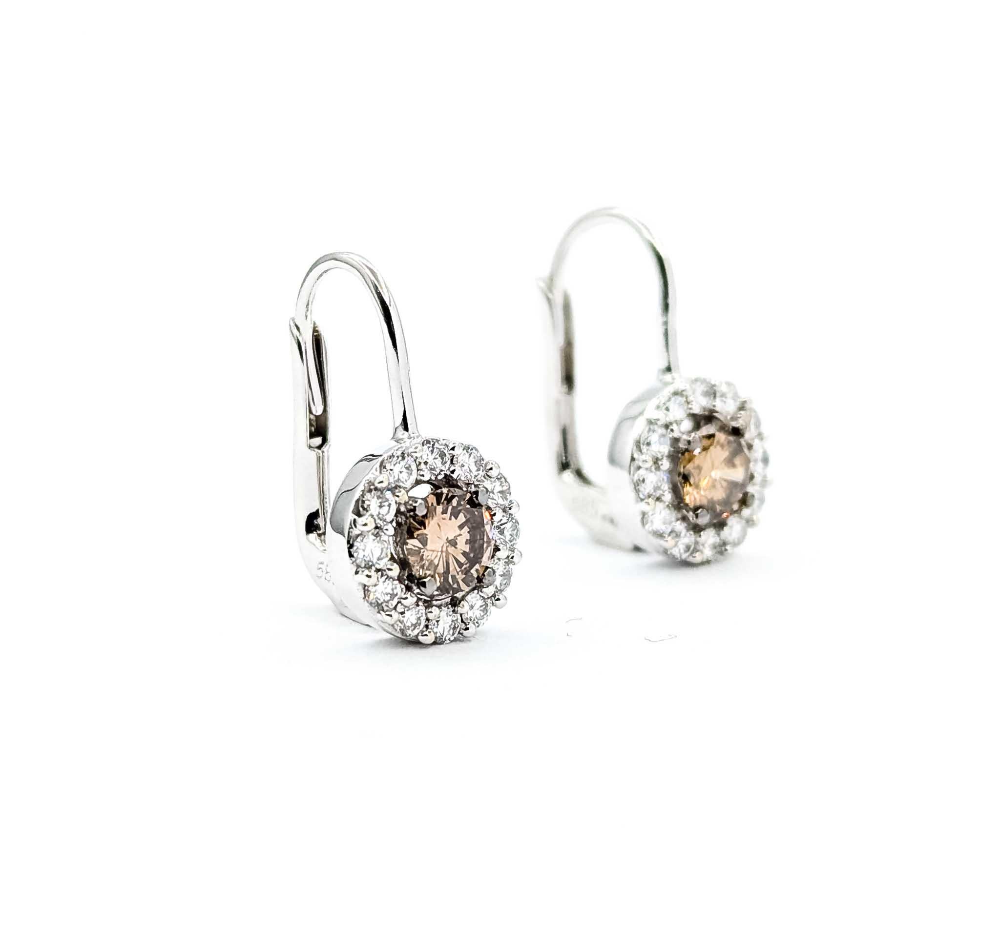 Boucles d'oreilles LeVian en or blanc 14k incrustées de diamants captivants Excellent état - En vente à Bloomington, MN