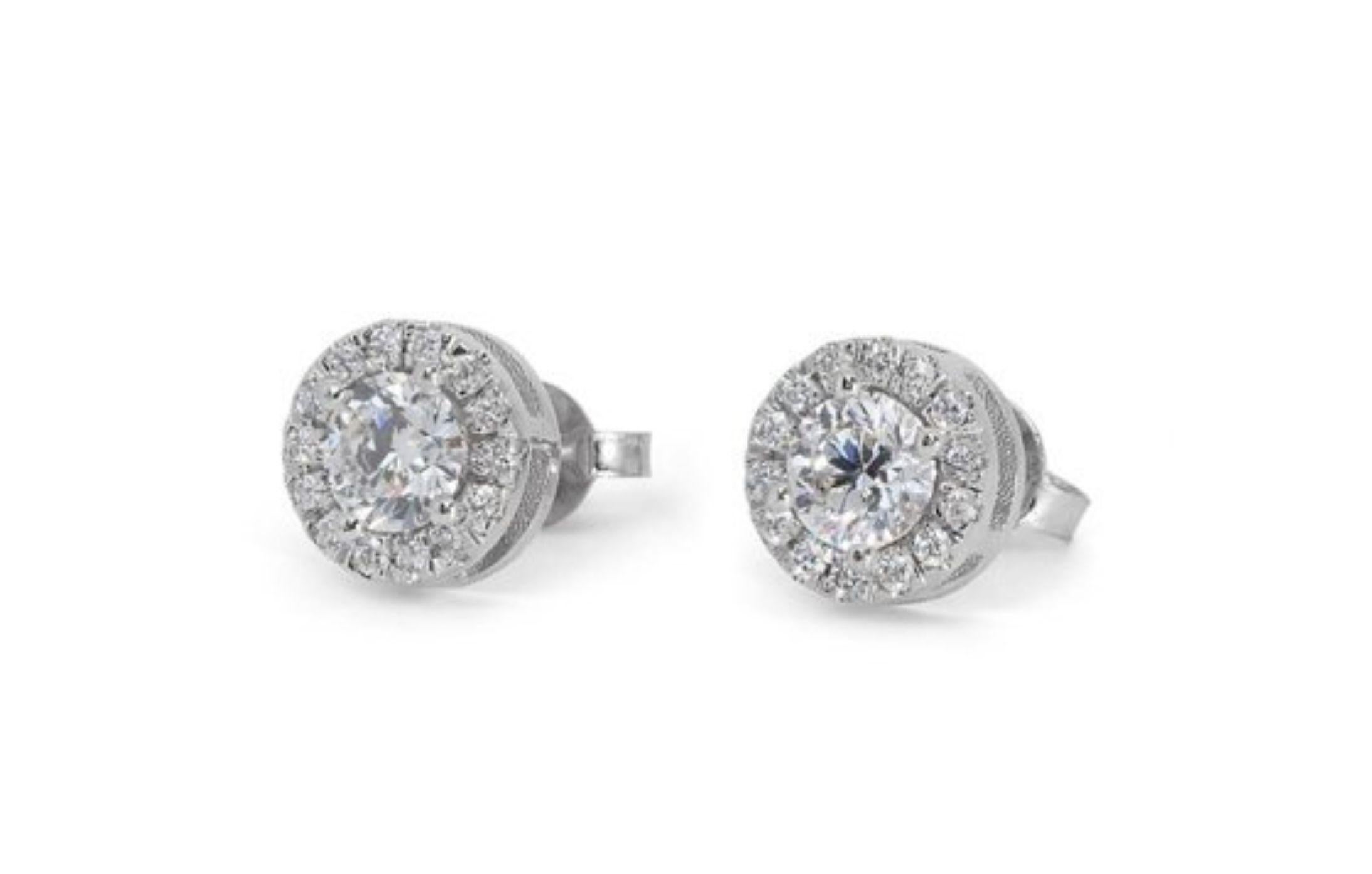 Captivating Elegance: 1ct Diamond Earrings  In New Condition For Sale In רמת גן, IL