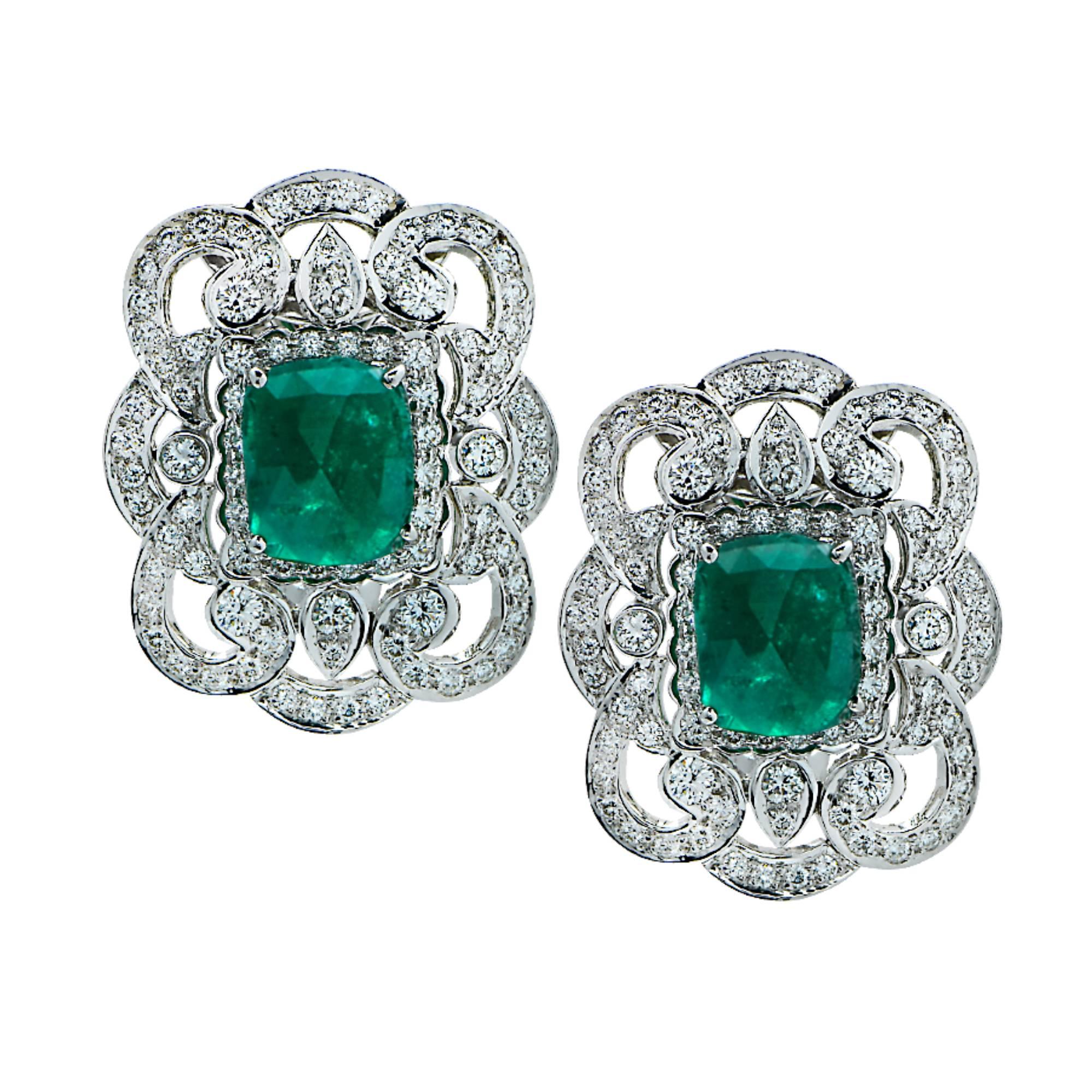 Baroque Captivating Emerald and Diamond Earrings and Necklace 18 Karat White Gold Set