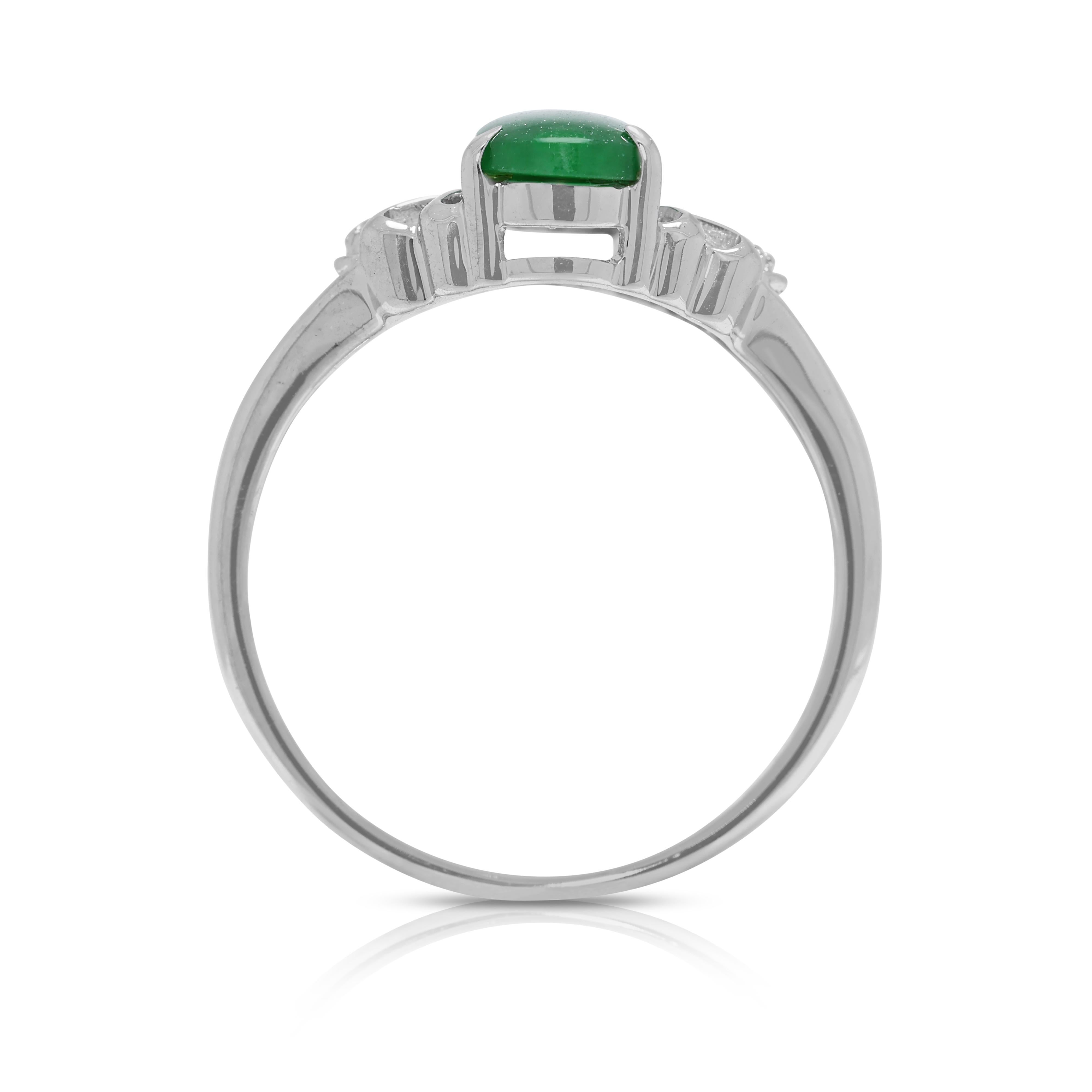 Captivating Green Jade & 0.03ct Natural Diamond Ring in 18K White Gold For Sale 2