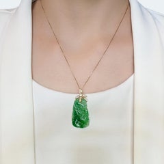 Captivating Jade and 0.18ct Natural Diamonds Pendant in 18K Yellow Gold