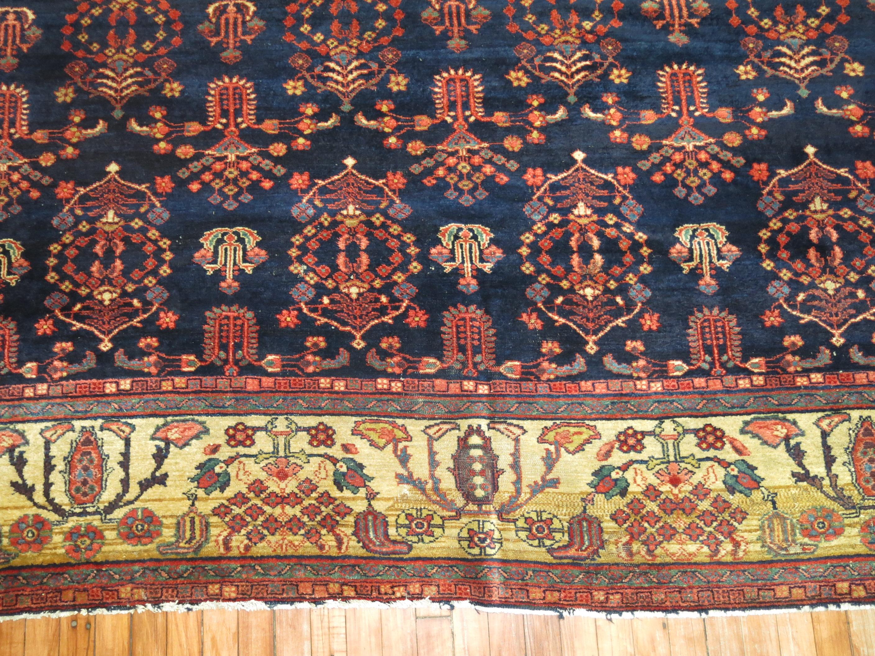 Bezaubernder marineblauer persischer Sarouk-Ferehan-Teppich in Sarouk im Angebot 2