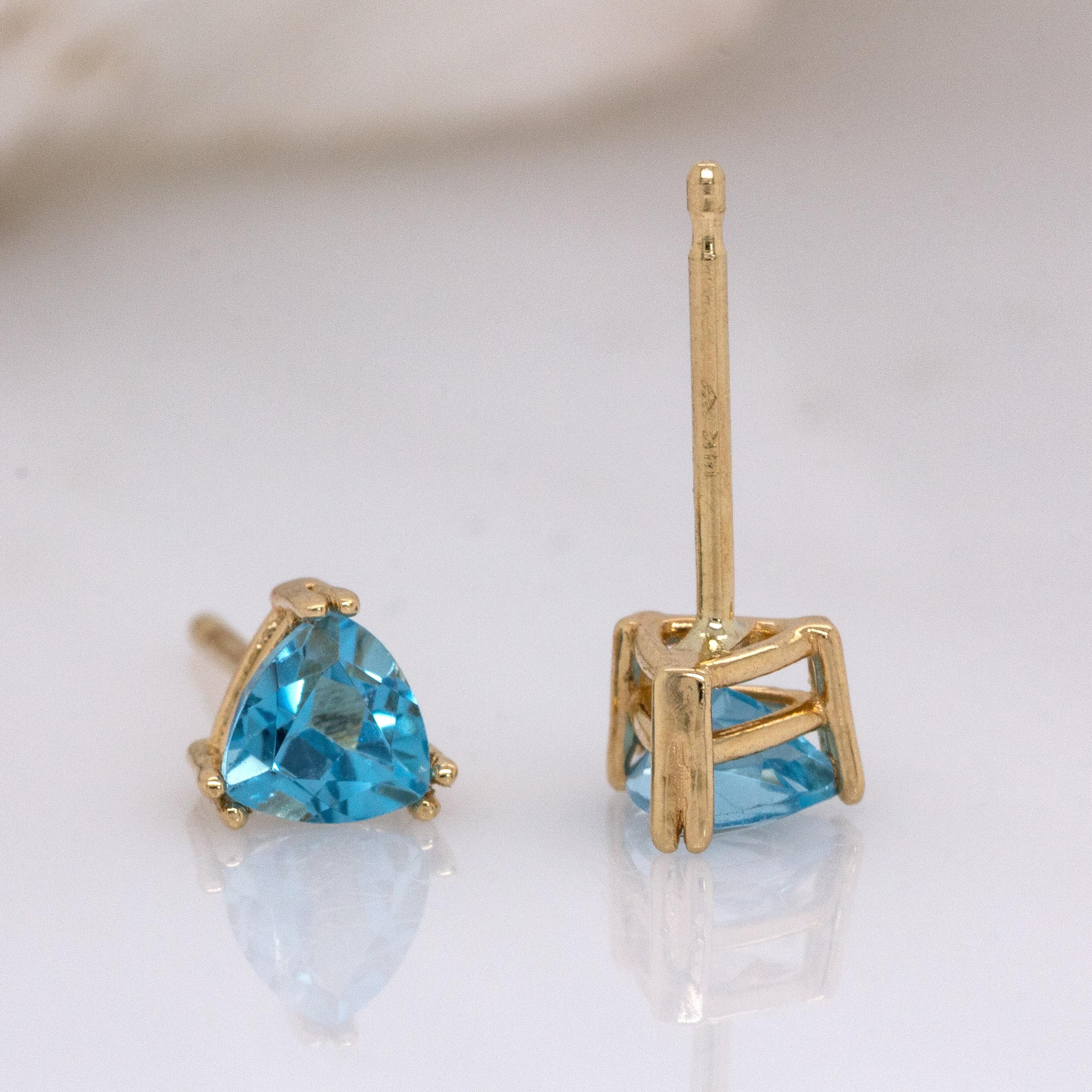 Accattivanti orecchini solitari in topazio svizzero: Oro massiccio 14k, Trillion 4mm in vendita 2
