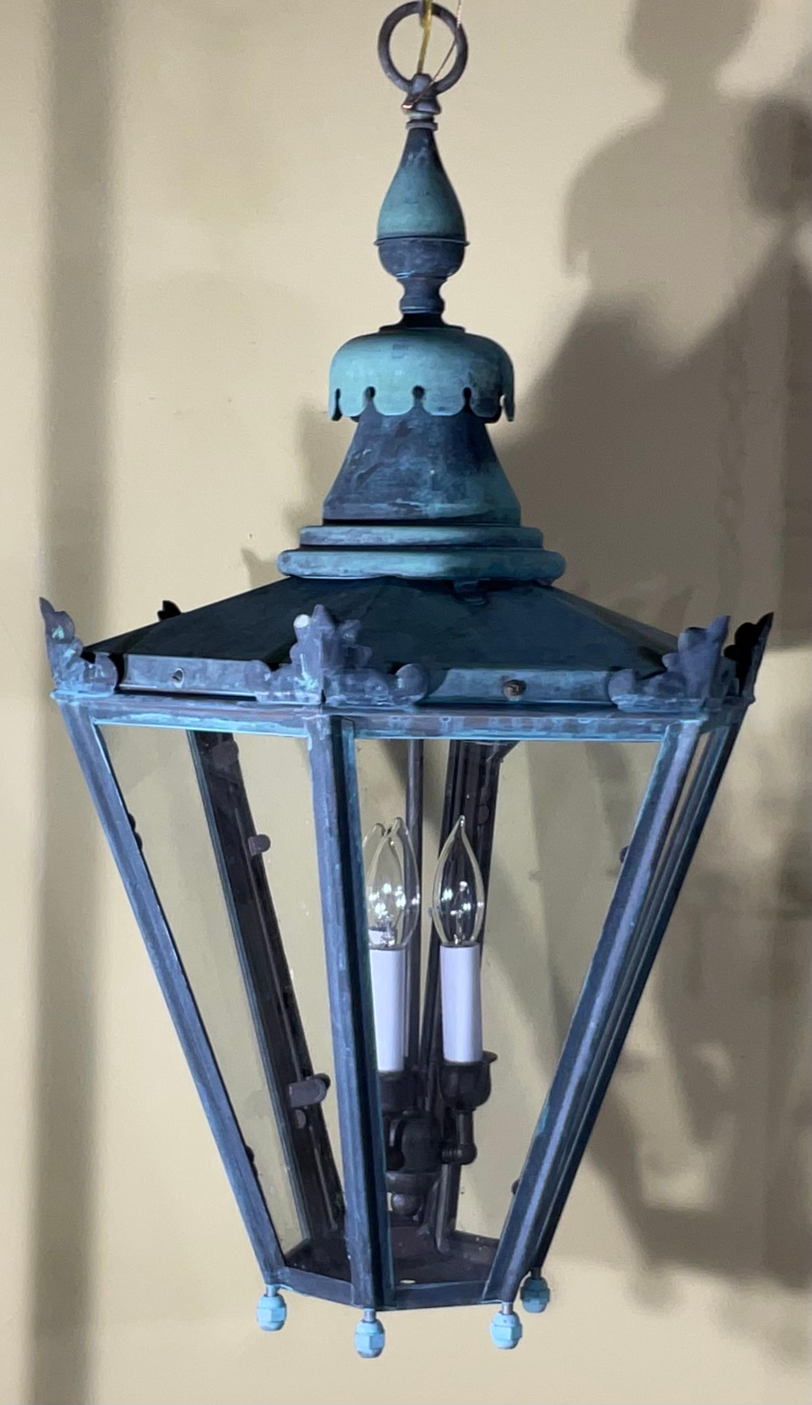 XX secolo Accattivante lanterna a sospensione in ottone e rame vintage con baldacchino e catena 29 