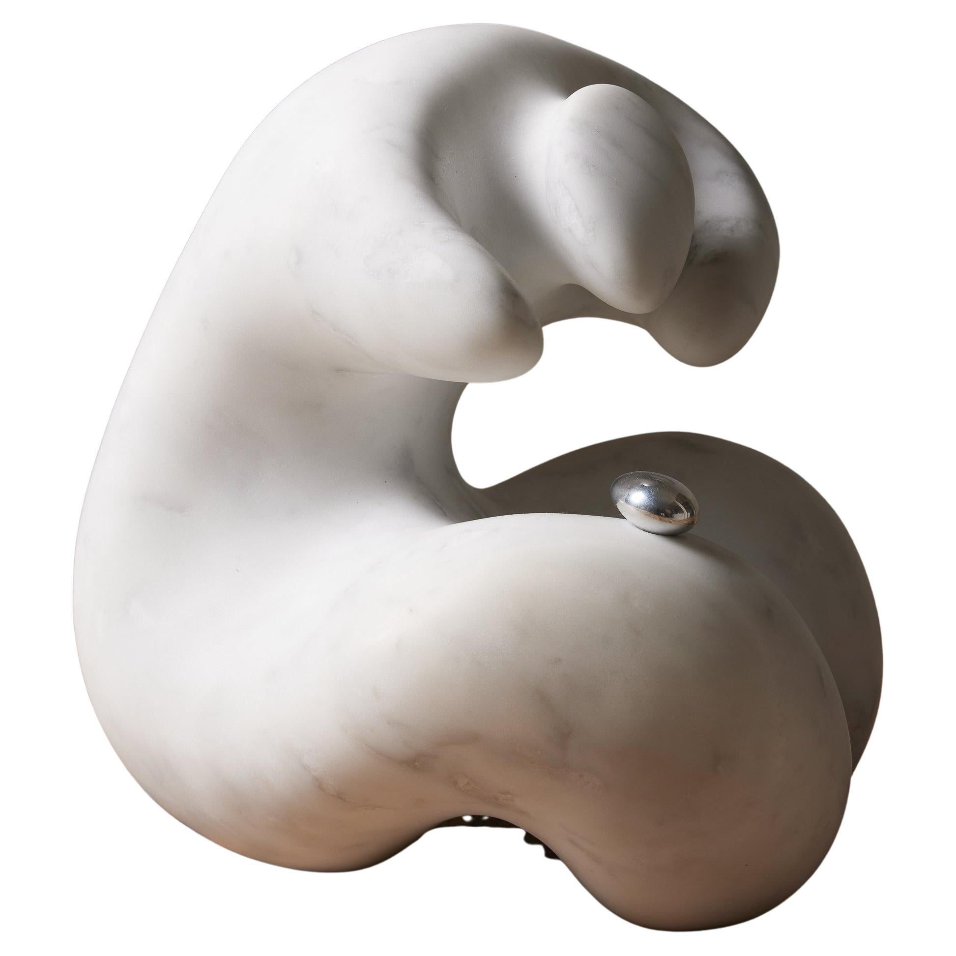 "Captivation", scultura in marmo di Grishigiano
