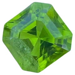 Capturer l'essence de la Nature Peridot Asscher Cut Gemstone Rafraîchir et Renouveler