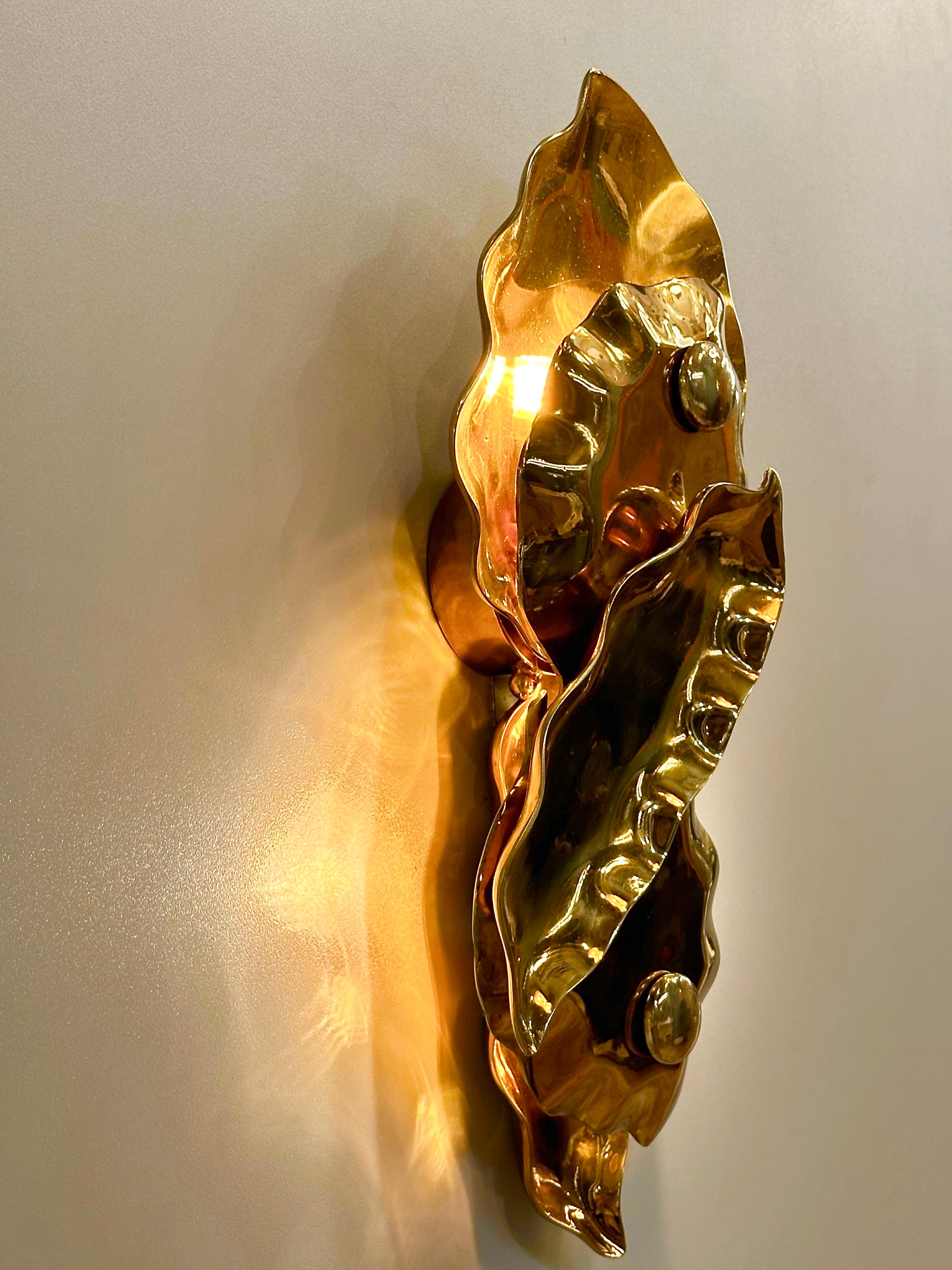 Mid-Century Modern Capua Brass Casting Wall Sconce, Art Lighting, Sculptural Lighting For Sale
