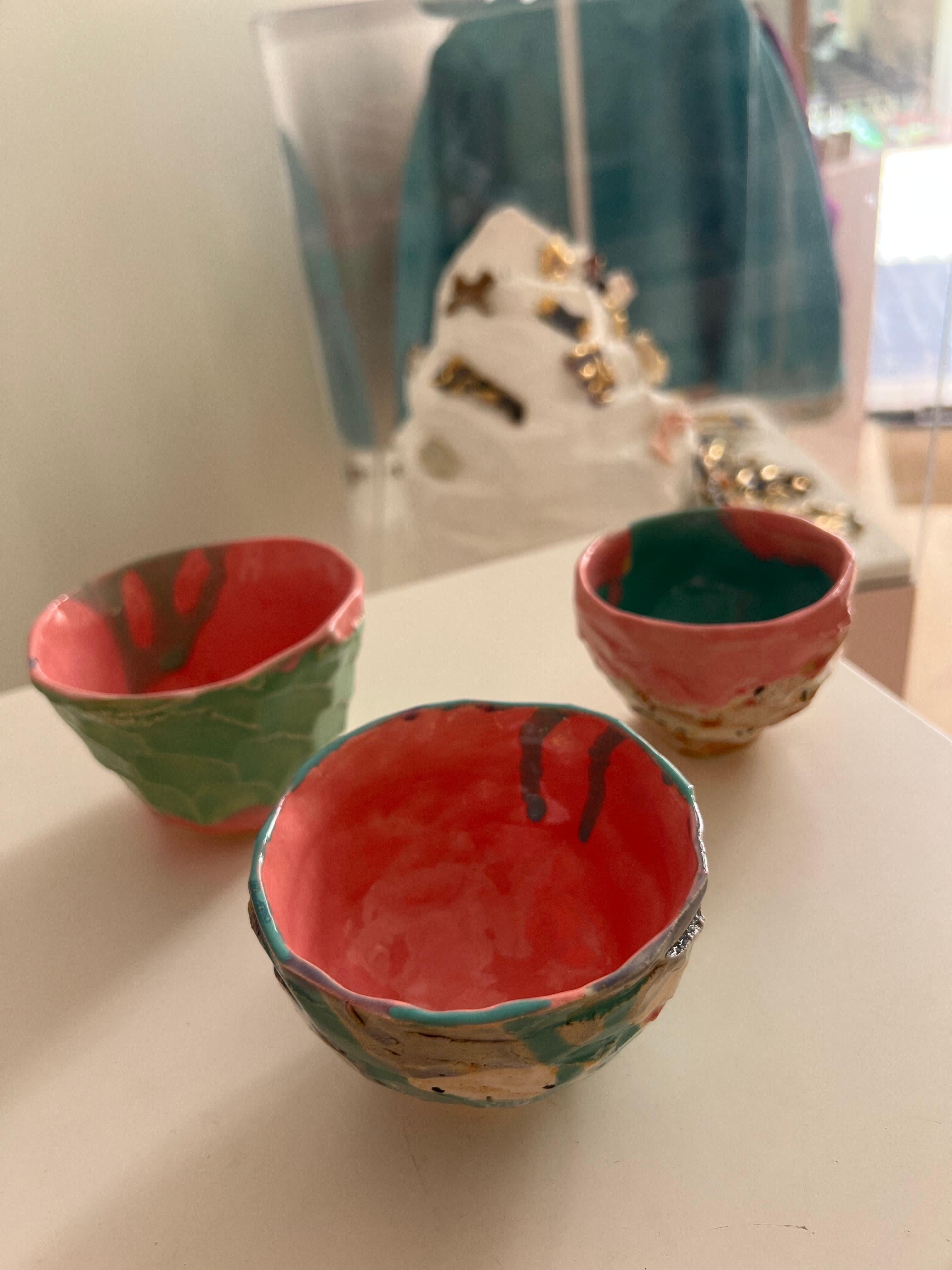 Tasses à café Kurinuki en grès coloré d'inspiration japonaise de Hania Jneid Neuf - En vente à BARCELONA, ES