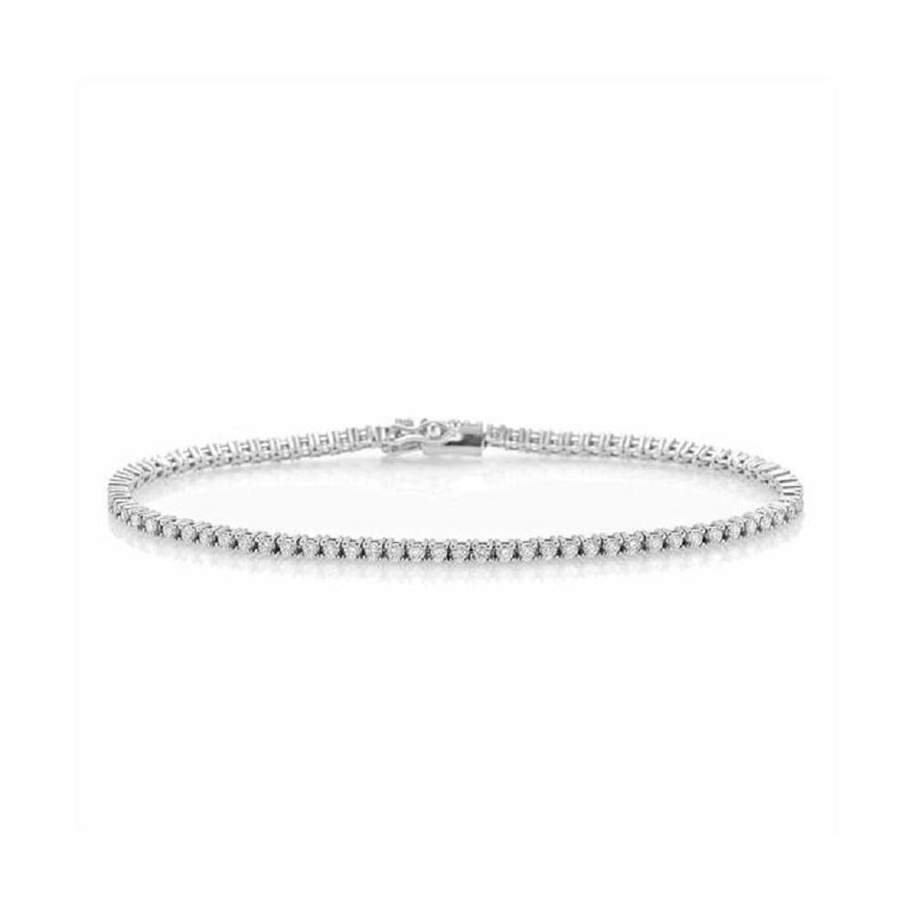 Il pezzo essenziale per ogni donna glamour. Questo splendido bracciale tennis è incastonato con scintillanti diamanti bianchi, 100% naturali G-H/VS2-SI2, per un totale di 8,50 carati. .

Oro 14K
Peso totale dei diamanti: 8,50 ct.
Peso dell'oro: Gr.
