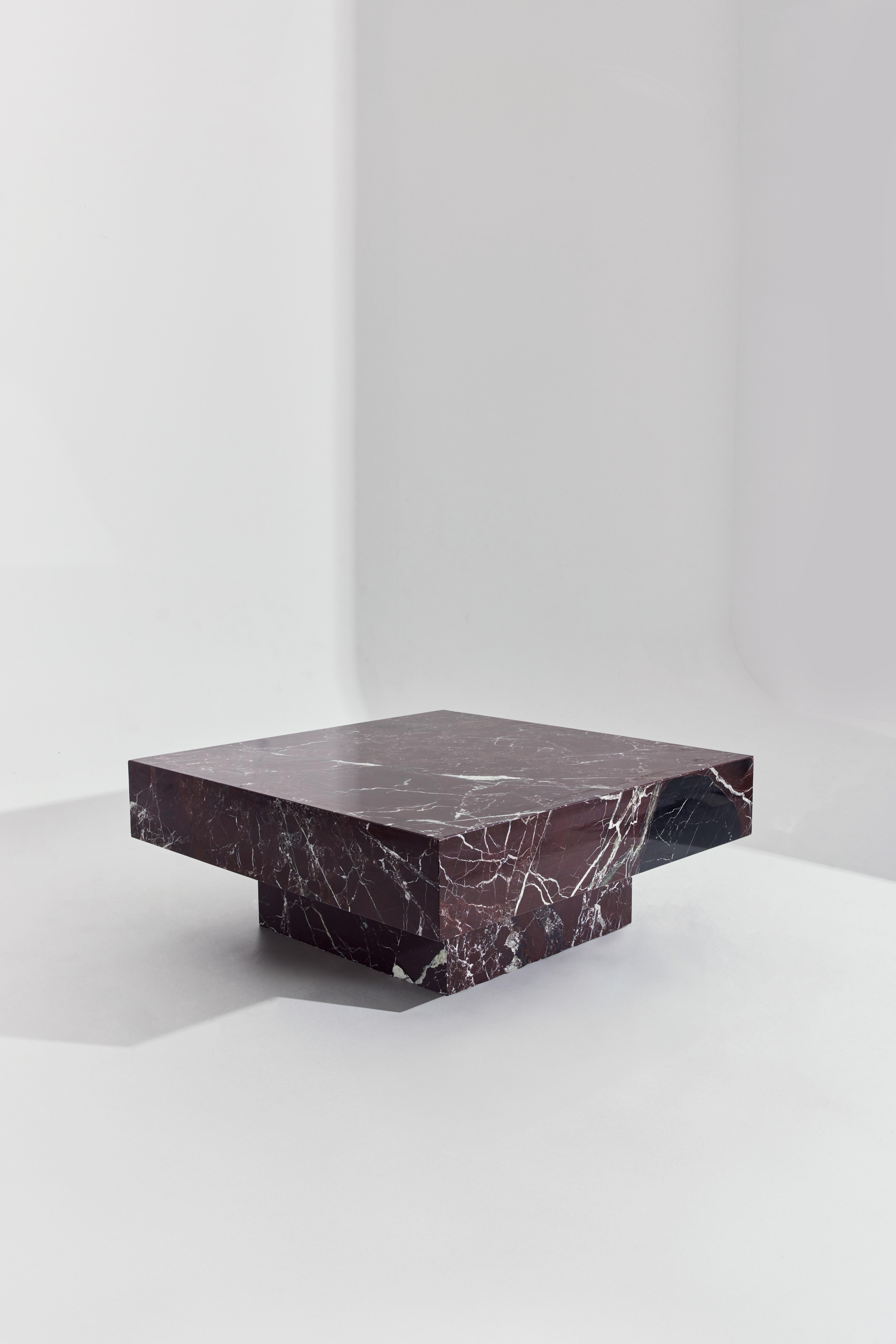 Mesa baja Cara Rosso Levanto by RAFFINATO Posmoderno en venta