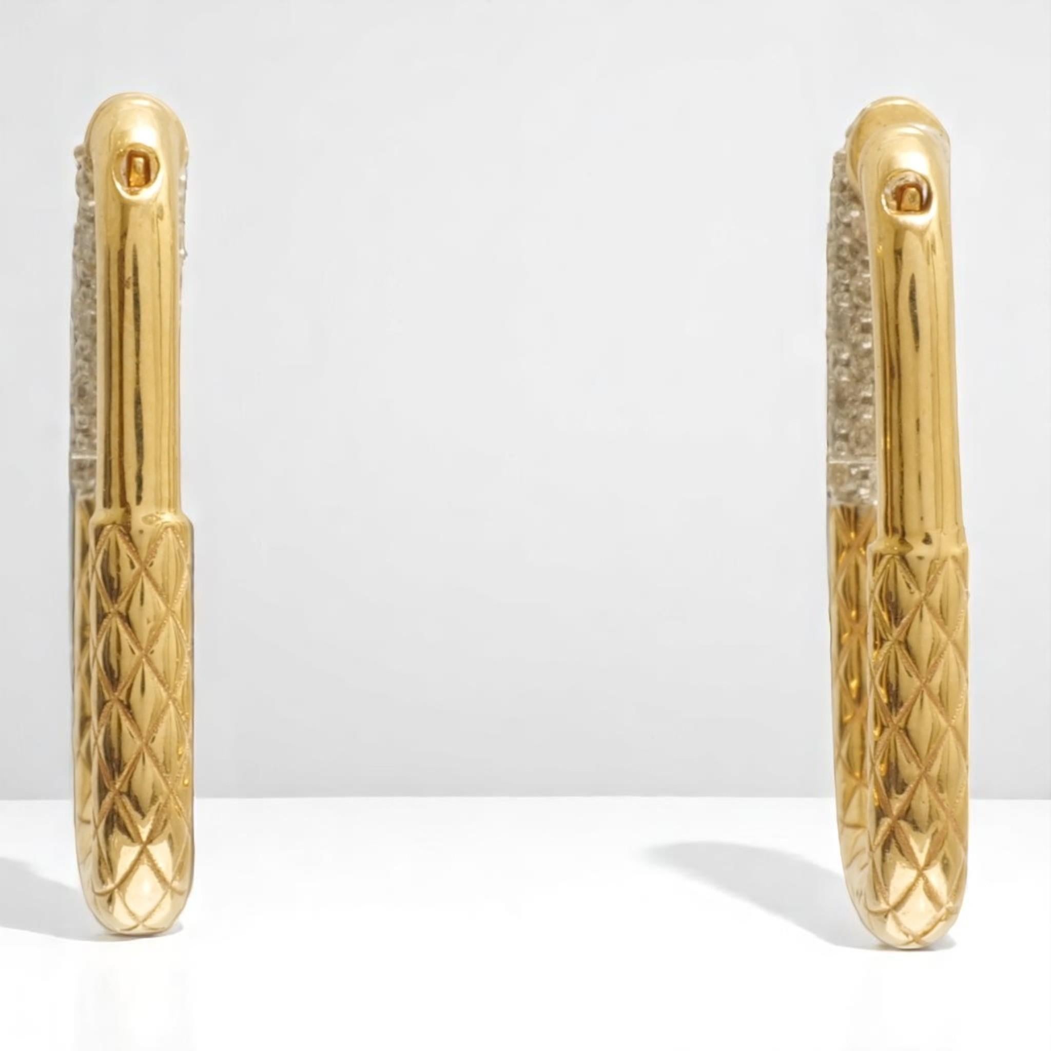 Orecchini a cerchio con diamante a moschettone in oro massiccio 14k (certificati) in vendita 2