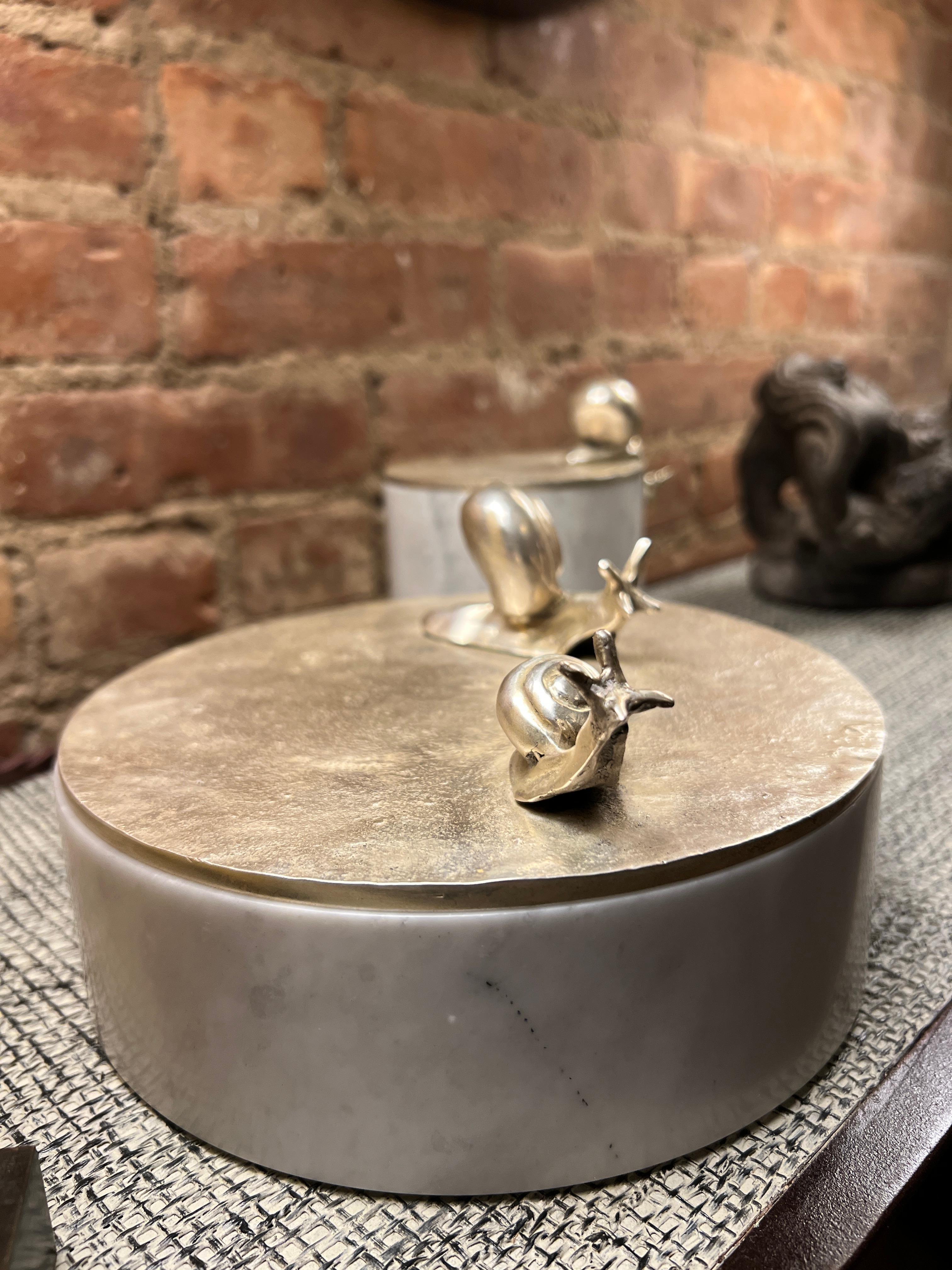 Caracol Keepsake Box in Matte Silver & White Marble by Elan Atelier (L) IN STOCK For Sale 2