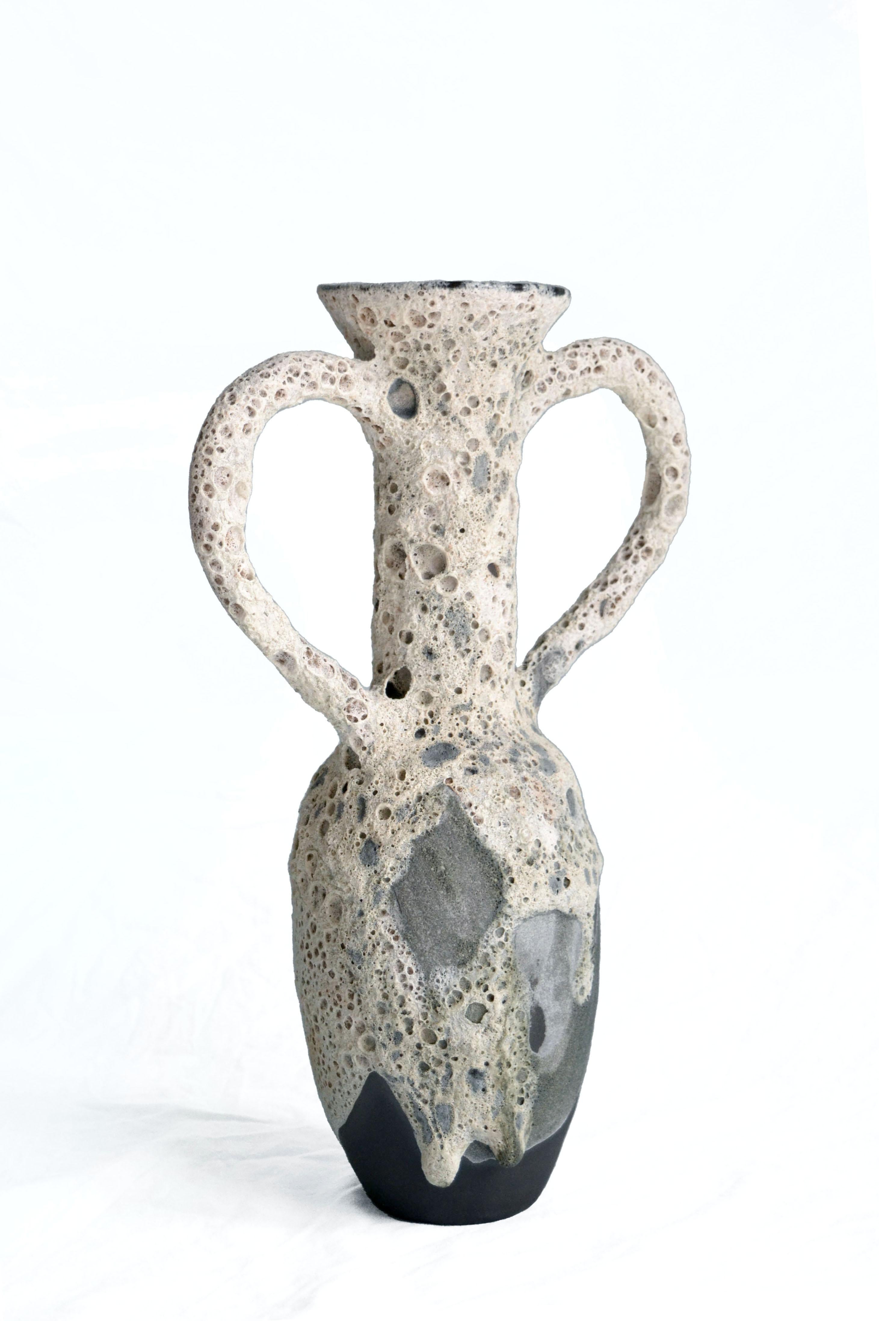 Postmoderno Caraffa 1 Vaso di Anna Karountzou in vendita