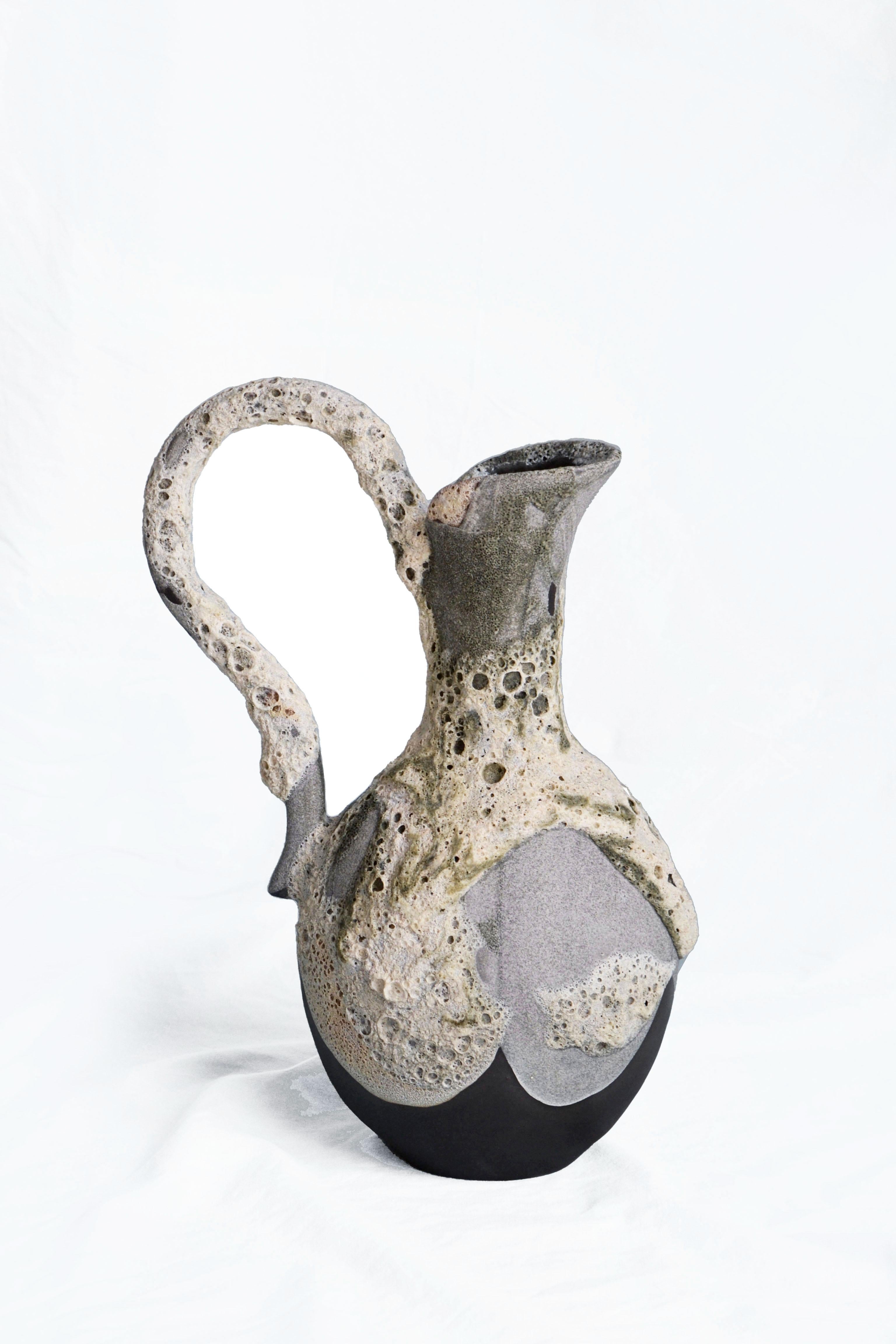 Karafe 2 Vase von Anna Karountzou (Postmoderne) im Angebot