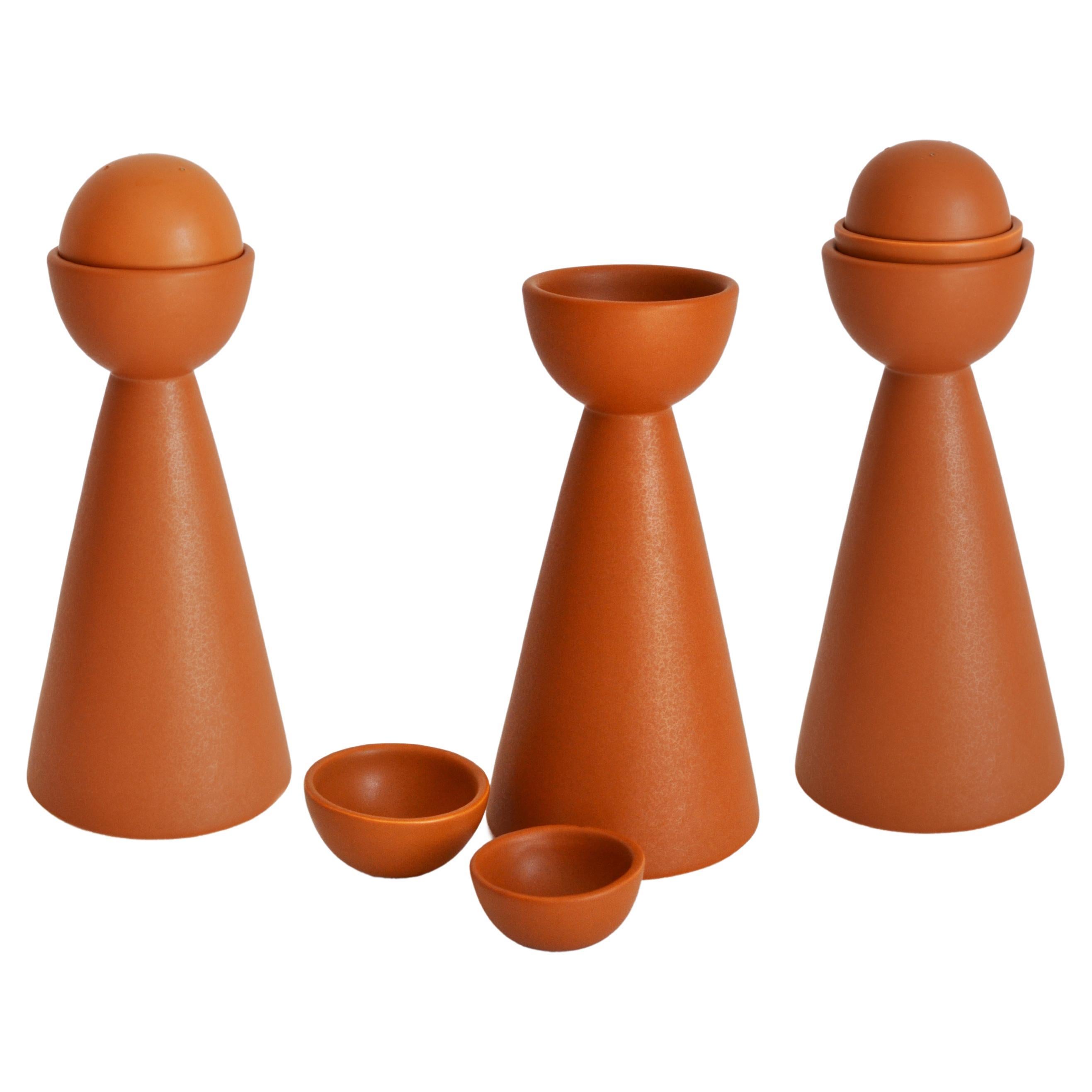 Set includes - 1 bottle and 2 cups

Our carafe colection is a tribute to the traditional pitchers of the regions of Tonala´ and Tlaquepaque in Jalisco, these two regions developed during the period of the conquest as pottery centers.

Half Moon
The
