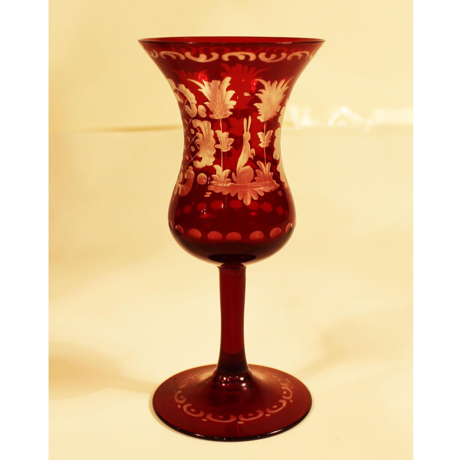 Carafe Made of Ground Ruby Glass with Four Glasses, circa 1890 In Good Condition For Sale In Berlin, DE