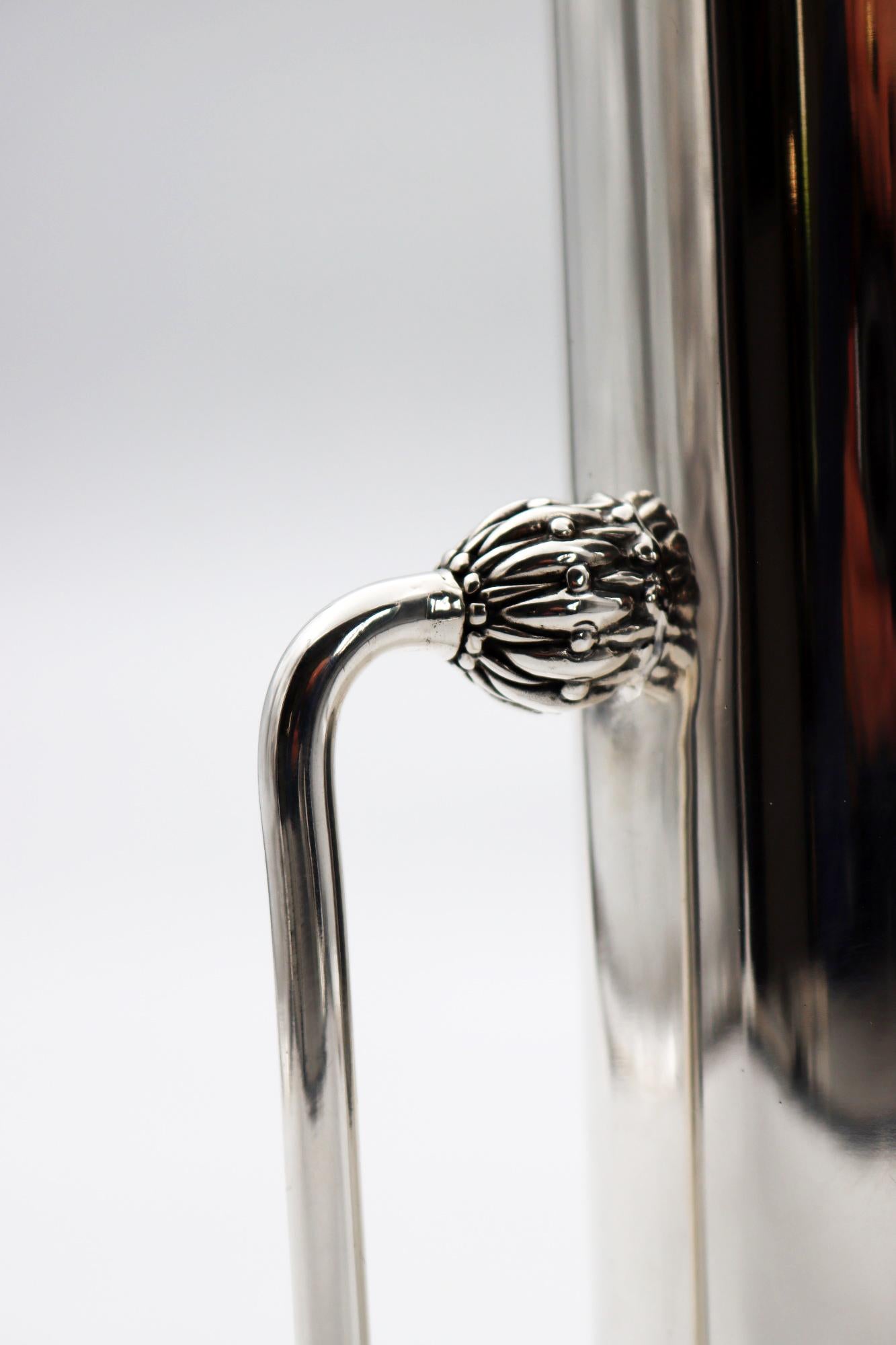 Caraffa Modello Piccolo e Alto in Bronzo Argentato In condizioni Nuovo in vendita a Saint-Ouen, FR
