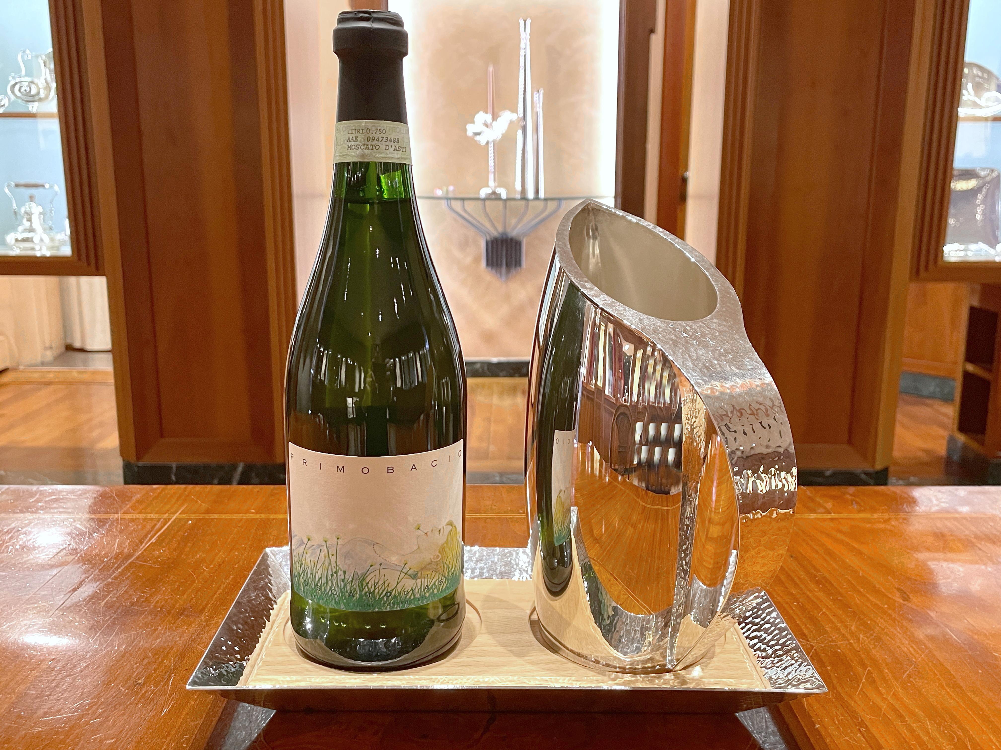 Contemporary Attica Pampaloni carafe with silver plated and wood bottle tray For Sale