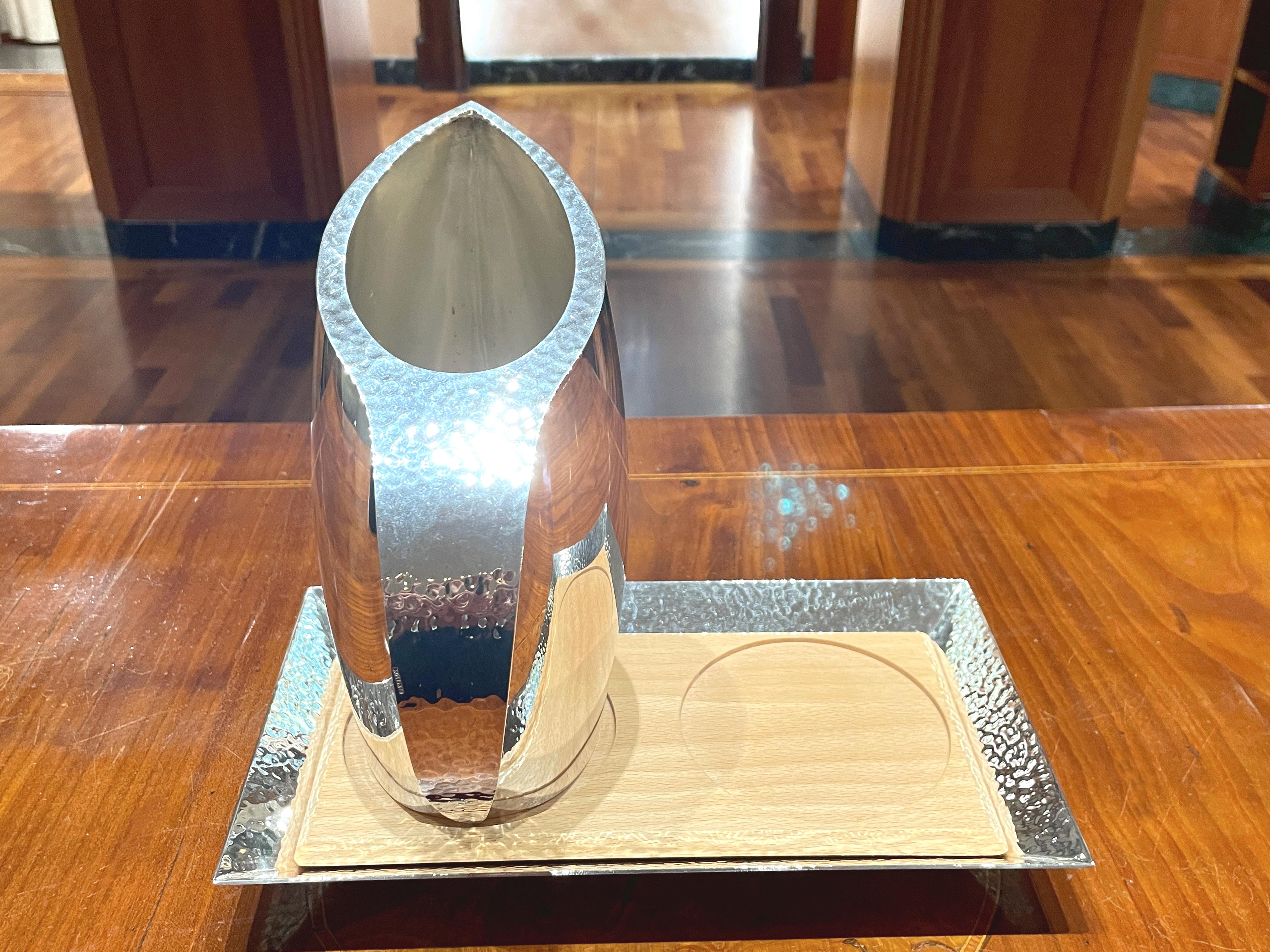 Attica Pampaloni carafe with silver plated and wood bottle tray In New Condition For Sale In Perugia, IT