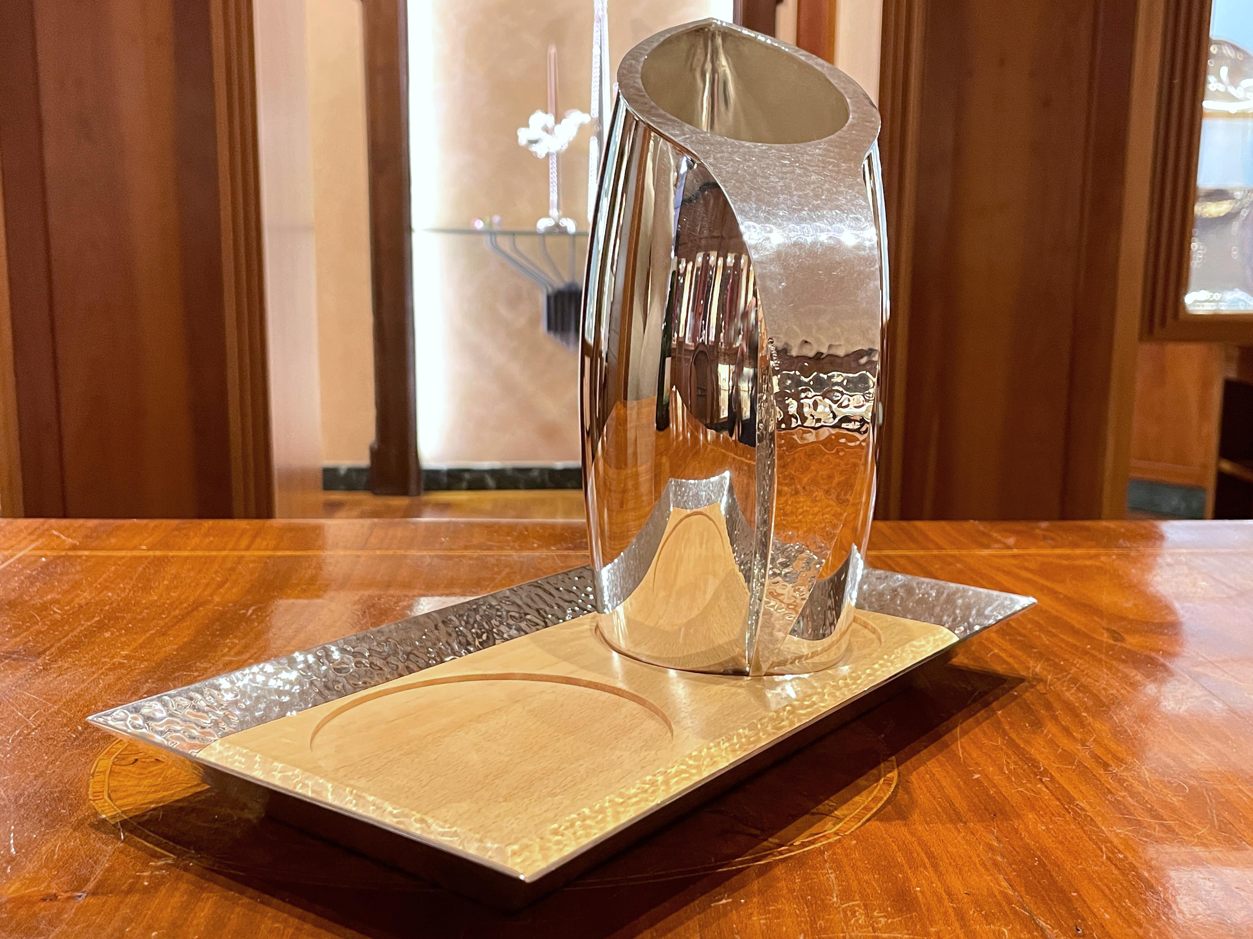 Attica Pampaloni carafe with silver plated and wood bottle tray For Sale 1