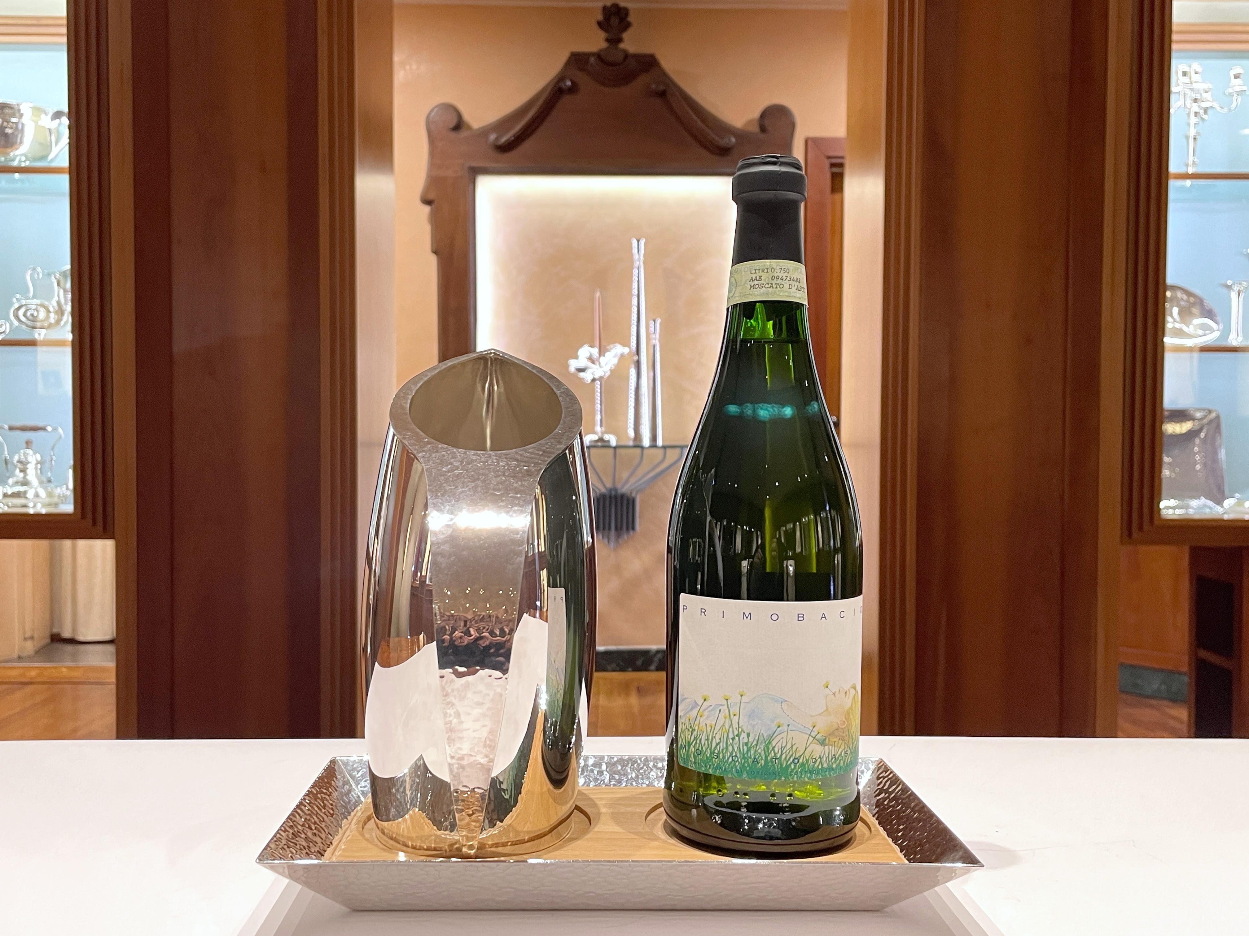 Attica Pampaloni carafe with silver plated and wood bottle tray For Sale 2