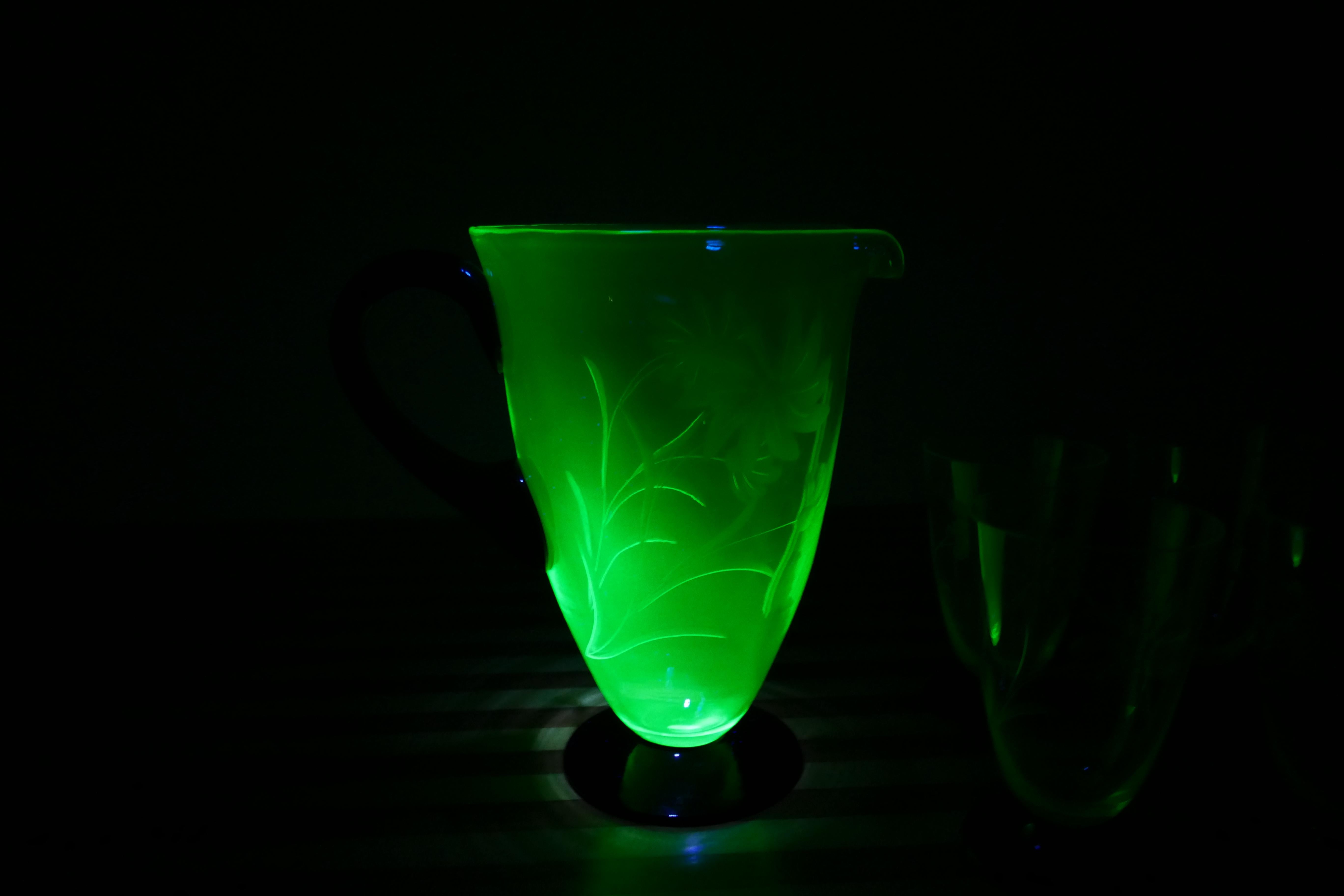 murano uranium glass