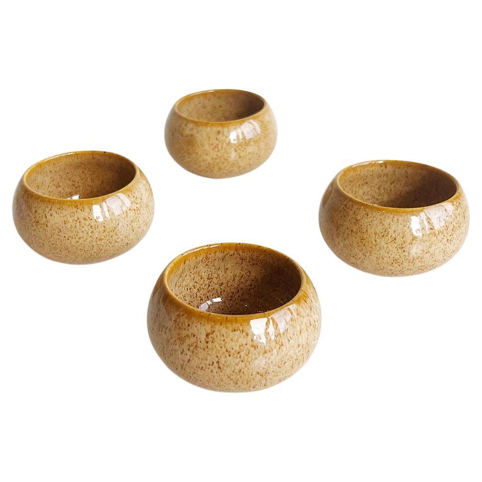 Handgefertigte Mezcal-Tasse aus Steingut in Karamell-Beige - 4er-Set