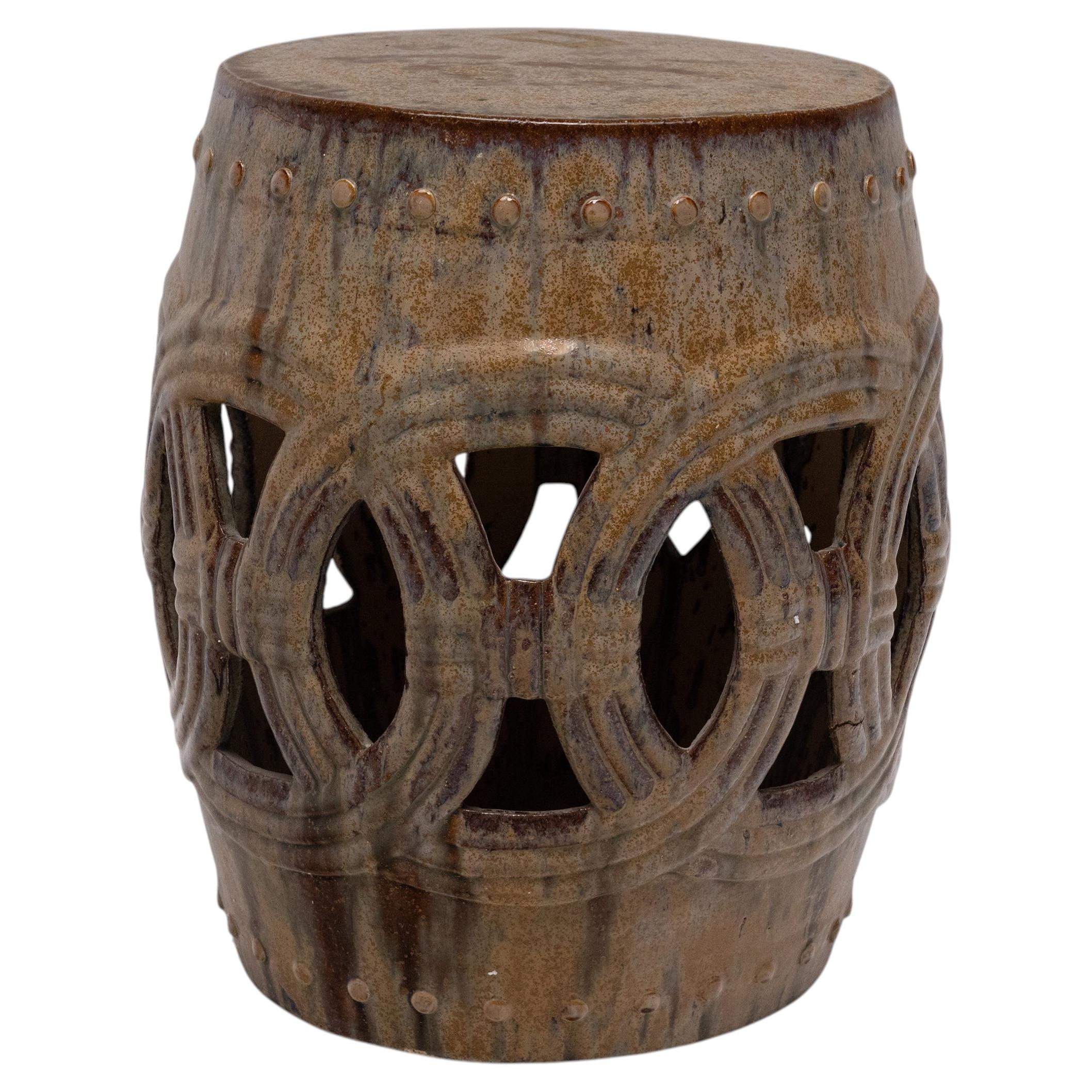 How do I use a ceramic stool?