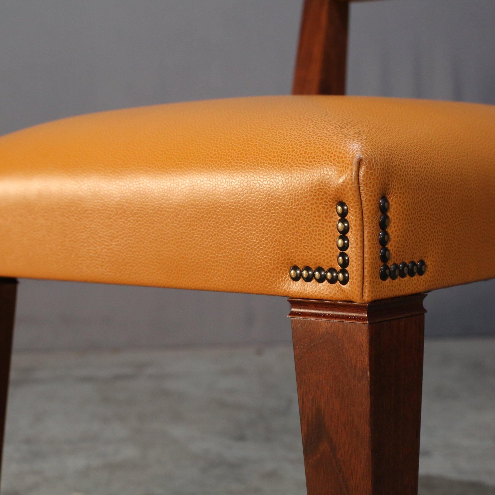 Caramel Brown Leather Chair, Set of Eleven (Moderne) im Angebot