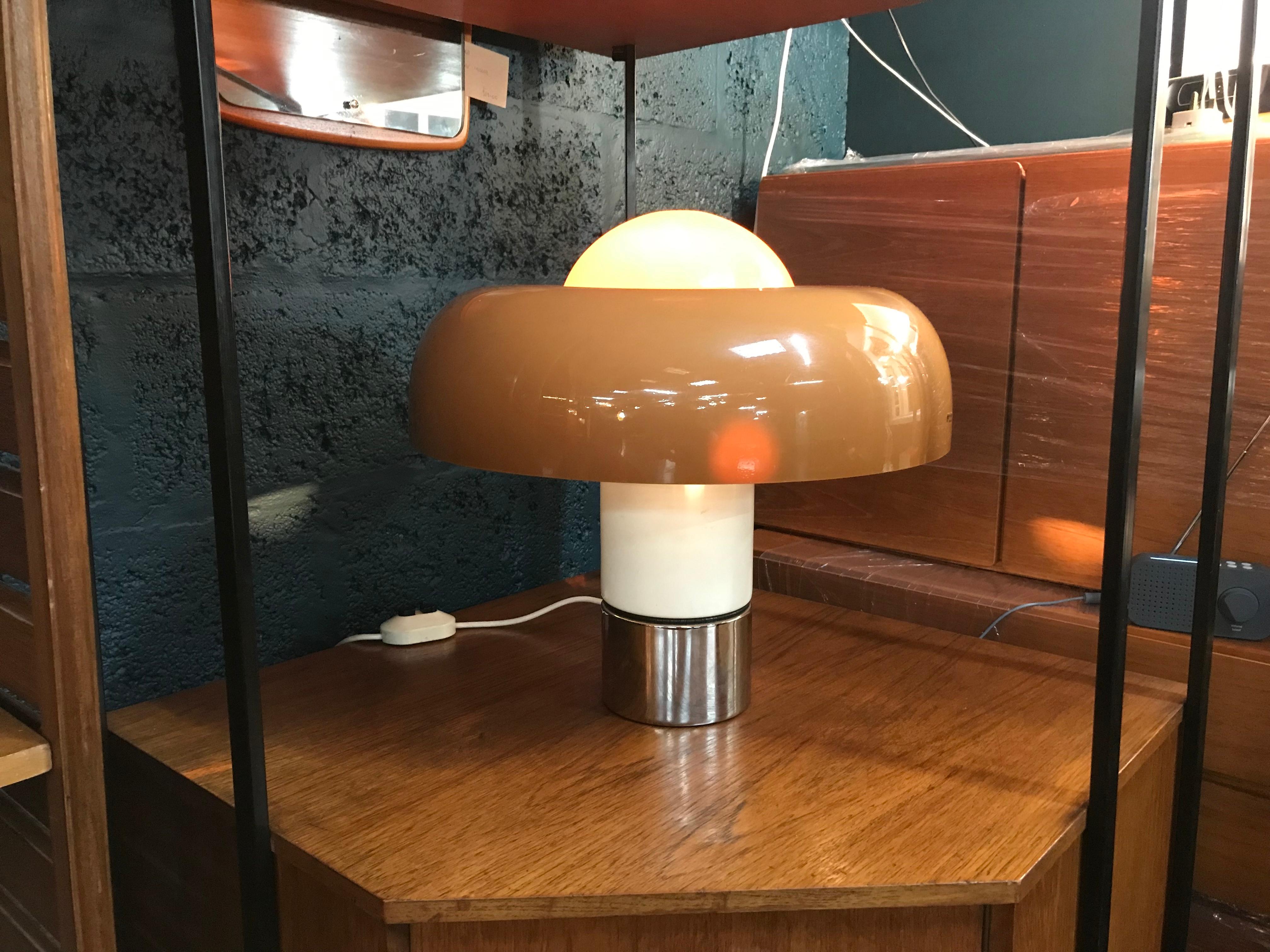 Caramel Color Midcentury Brumbury Table Lamp, Luigi Massoni for Harvey Guzzini 4