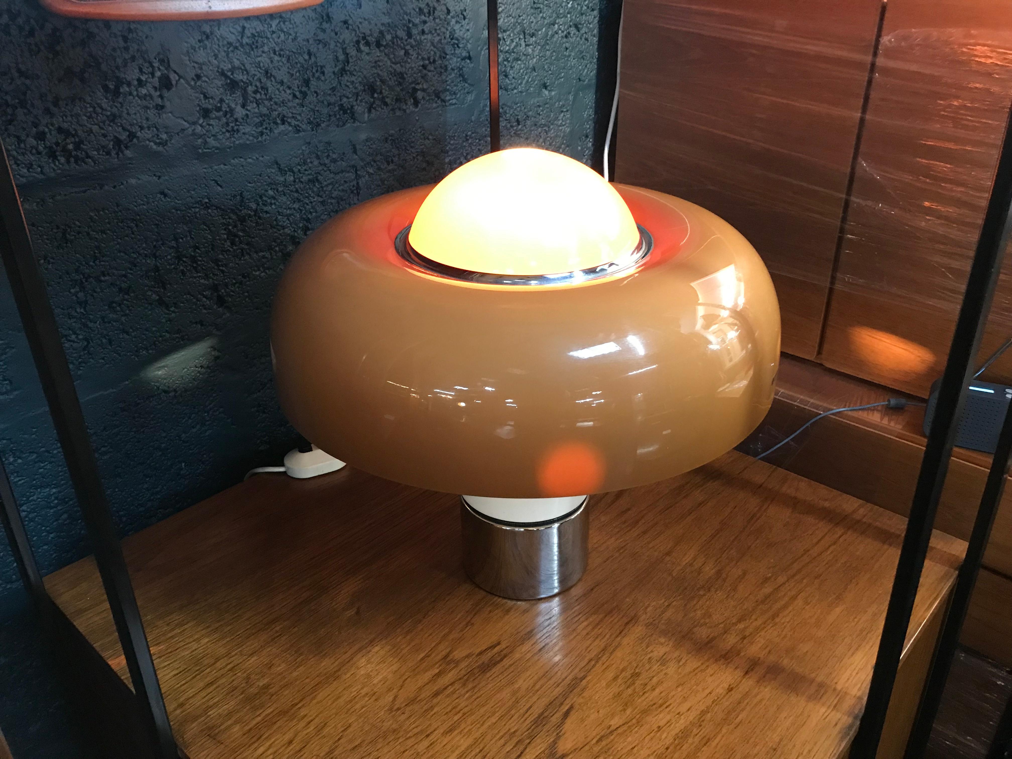 Caramel Color Midcentury Brumbury Table Lamp, Luigi Massoni for Harvey Guzzini 2