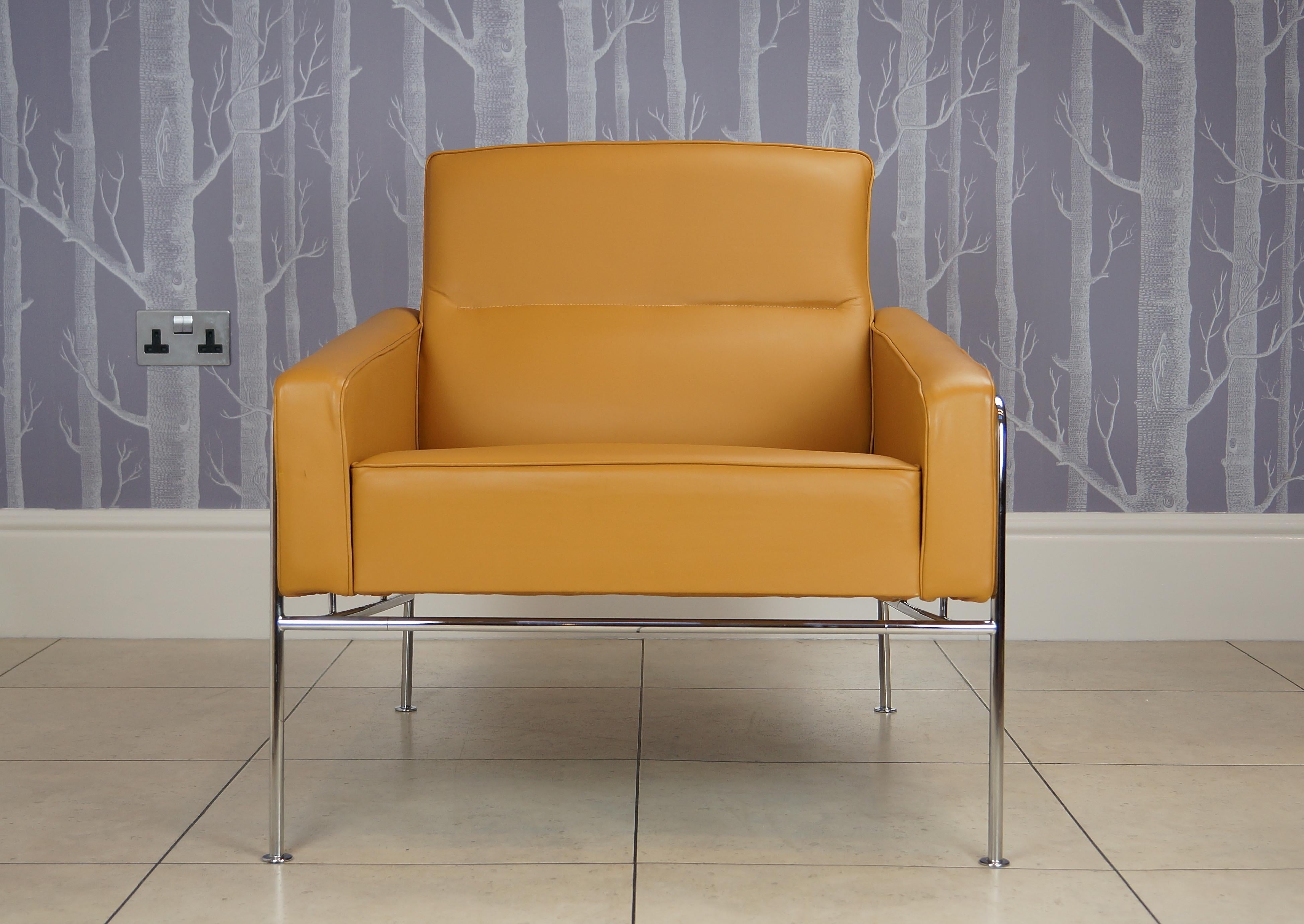 Mid-Century Modern Caramel Leather Arne Jacobsen 3300 Vintage Armchair Lounge Chair, Fritz Hansen