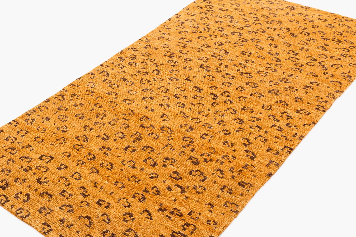 Nepalese Caramel Leopard Accent Accessory Animal Print Handmade Wool Rug by Joseph Carini in vendita