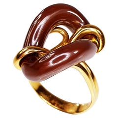 Caramel Porcelaine Lips in 18 Karat Gold Ring