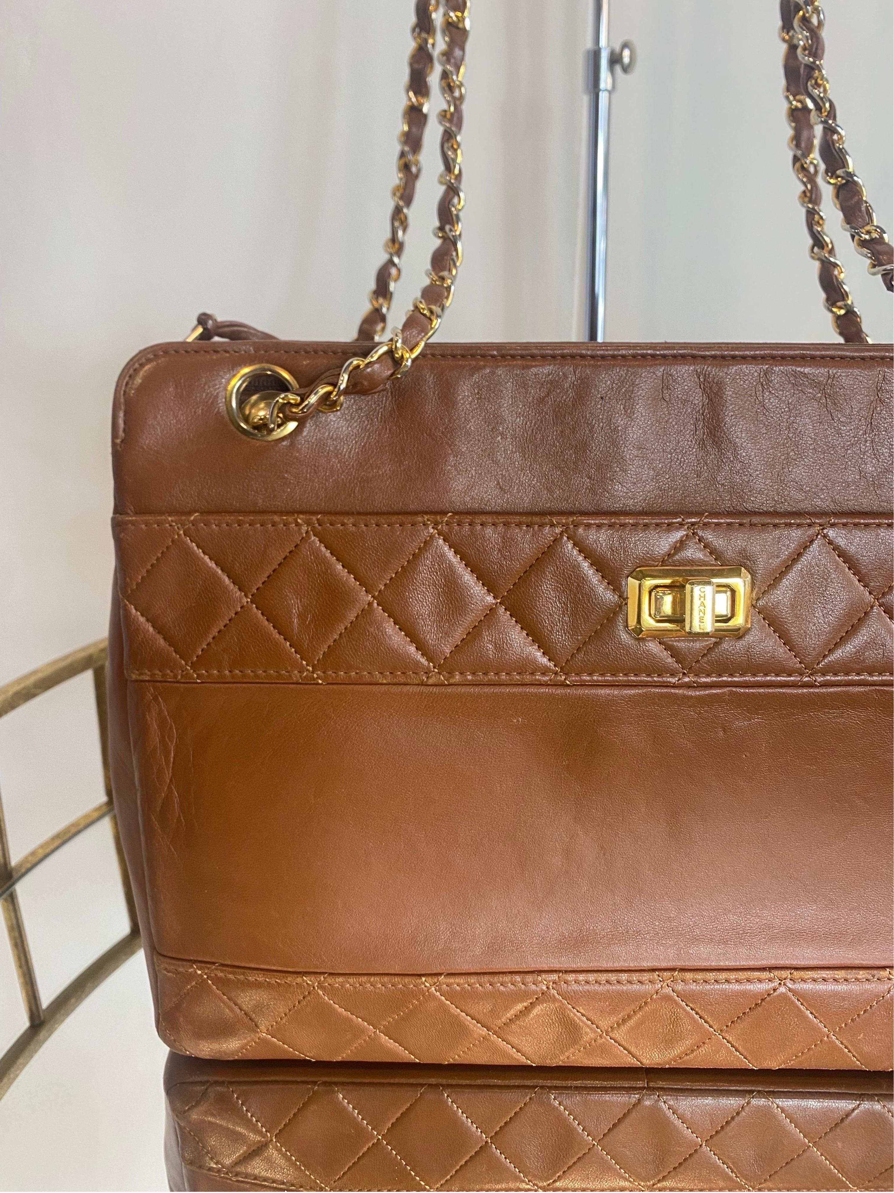 Femenino o masculino Bolso vintage caramelo Chanel '80 en venta