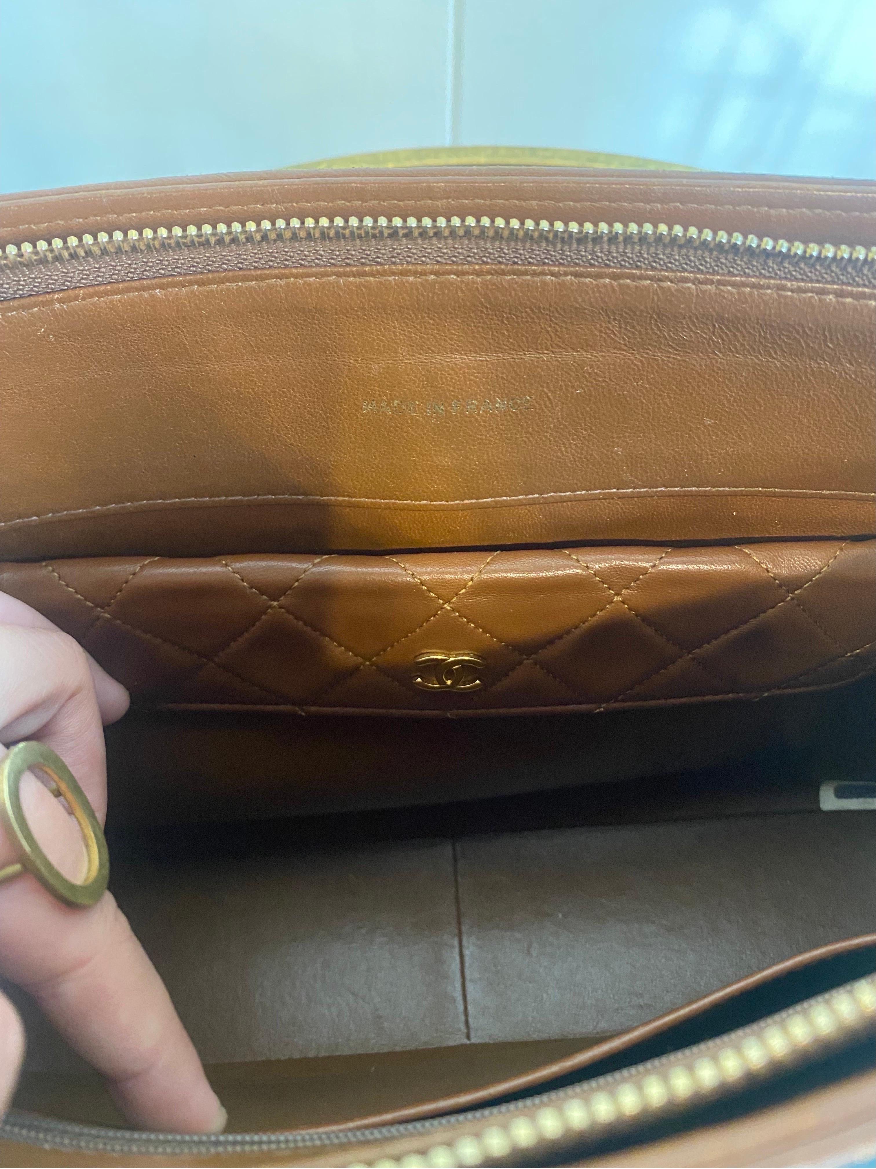 Bolso vintage caramelo Chanel '80 en venta 3