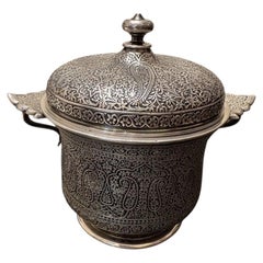Caramelière en métal argenté de style orientaliste