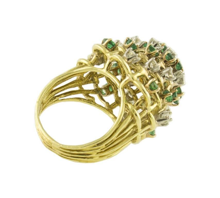 Emeralds White Diamonds Gold Cluster Ring In Good Condition In Marcianise, Marcianise (CE)