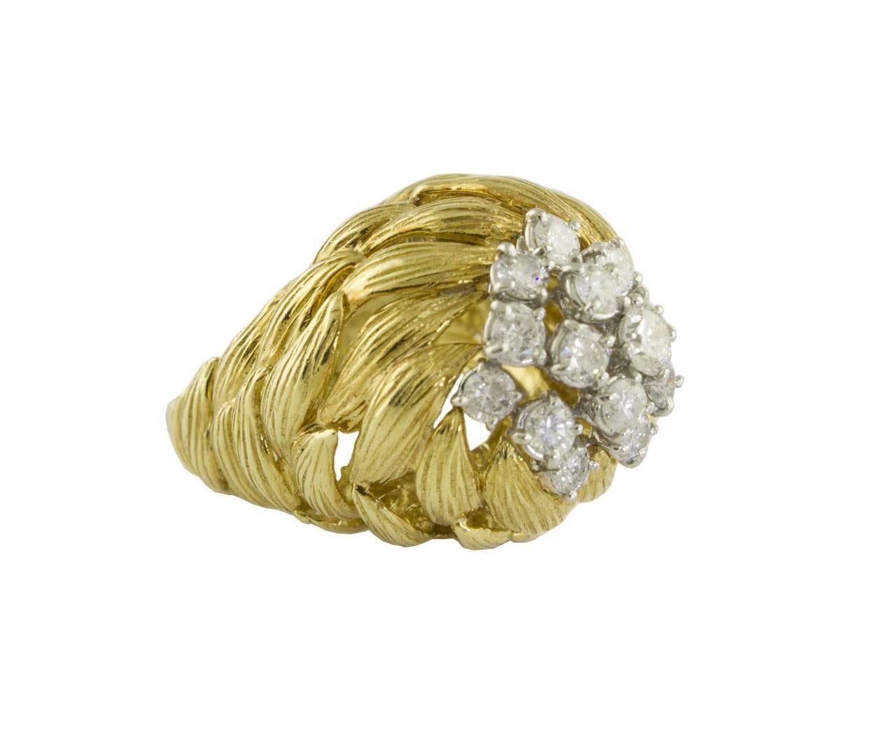 SHIPPING POLICY:
No additional costs will be added to this order.
Shipping costs will be totally covered by the seller (customs duties included).

Very beautiful and elegant cluster ring in 18kt yellow gold adorned with white diamonds in the