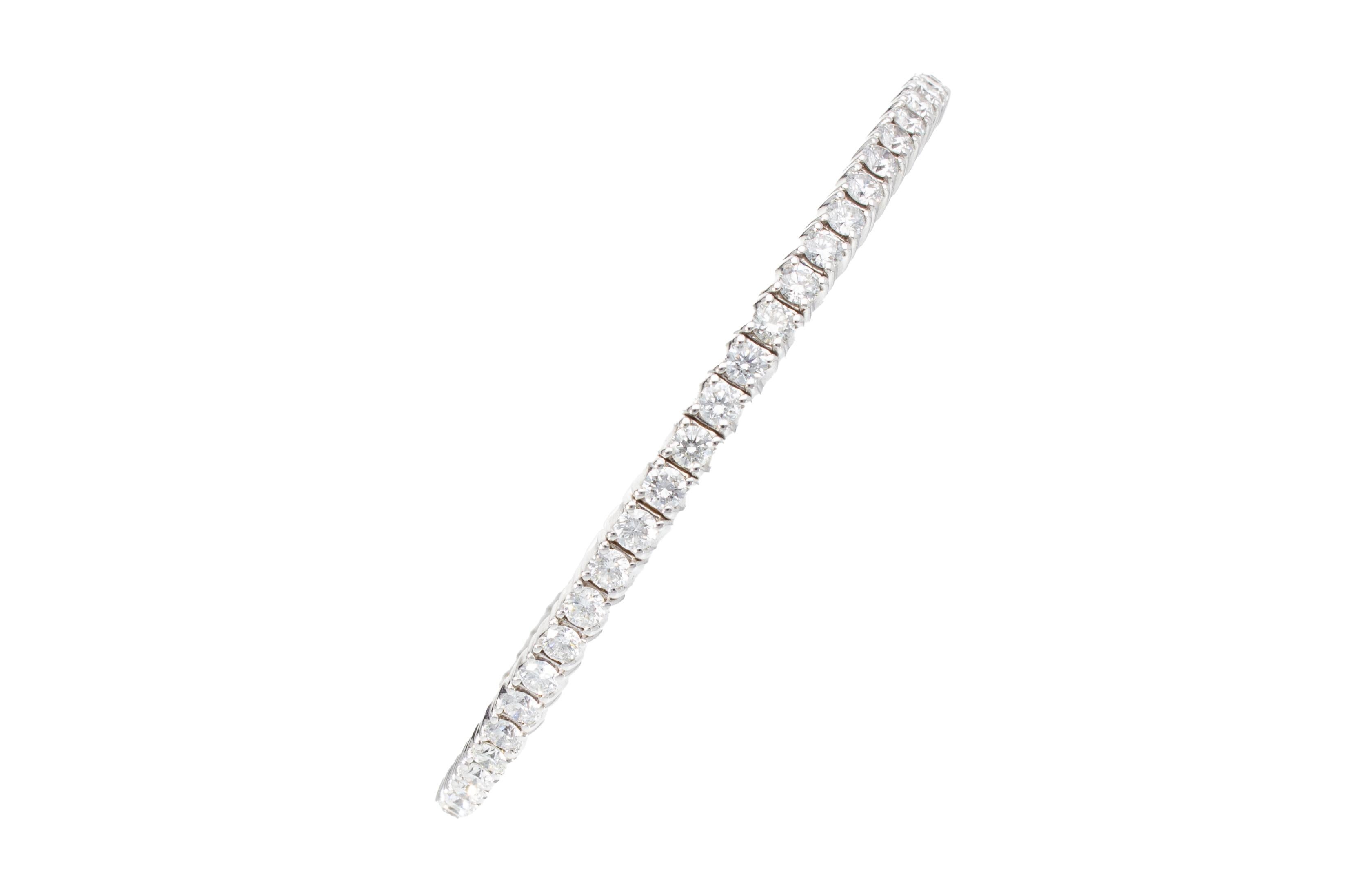 Moderne Bracelet tennis en diamants élastiques de 4.08 carats. Or blanc 18 Kt. Fabriquées en Italie. en vente