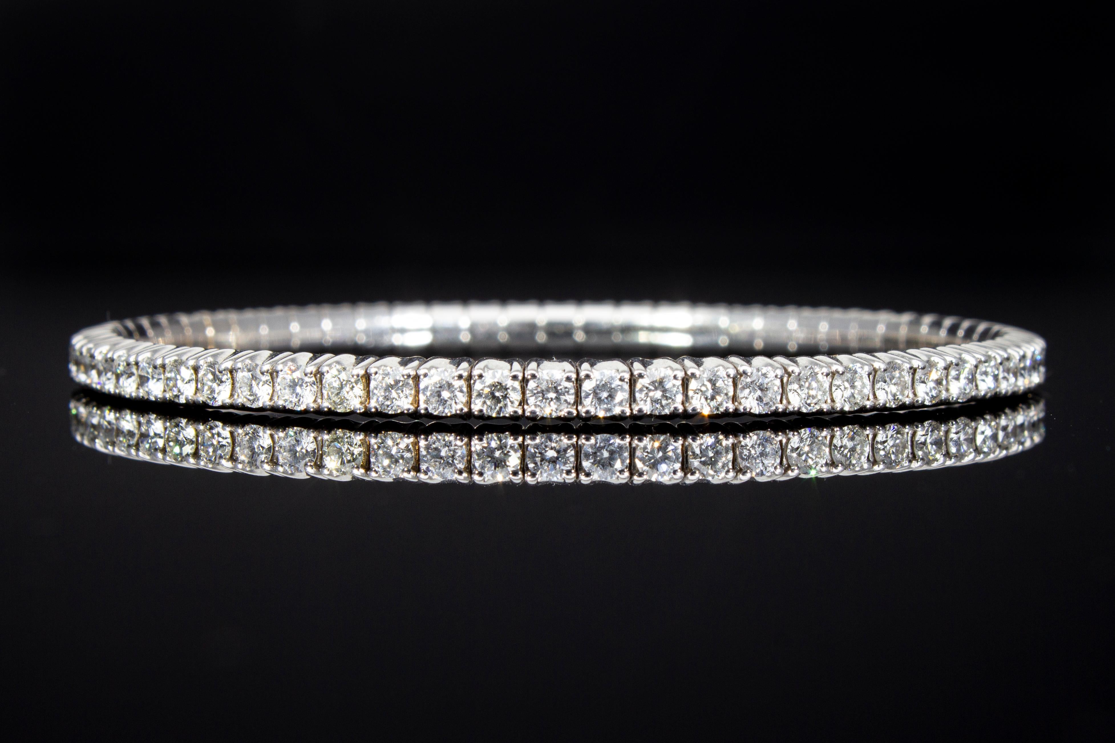 Bracelet tennis en diamants élastiques de 4.08 carats. Or blanc 18 Kt. Fabriquées en Italie. Unisexe en vente