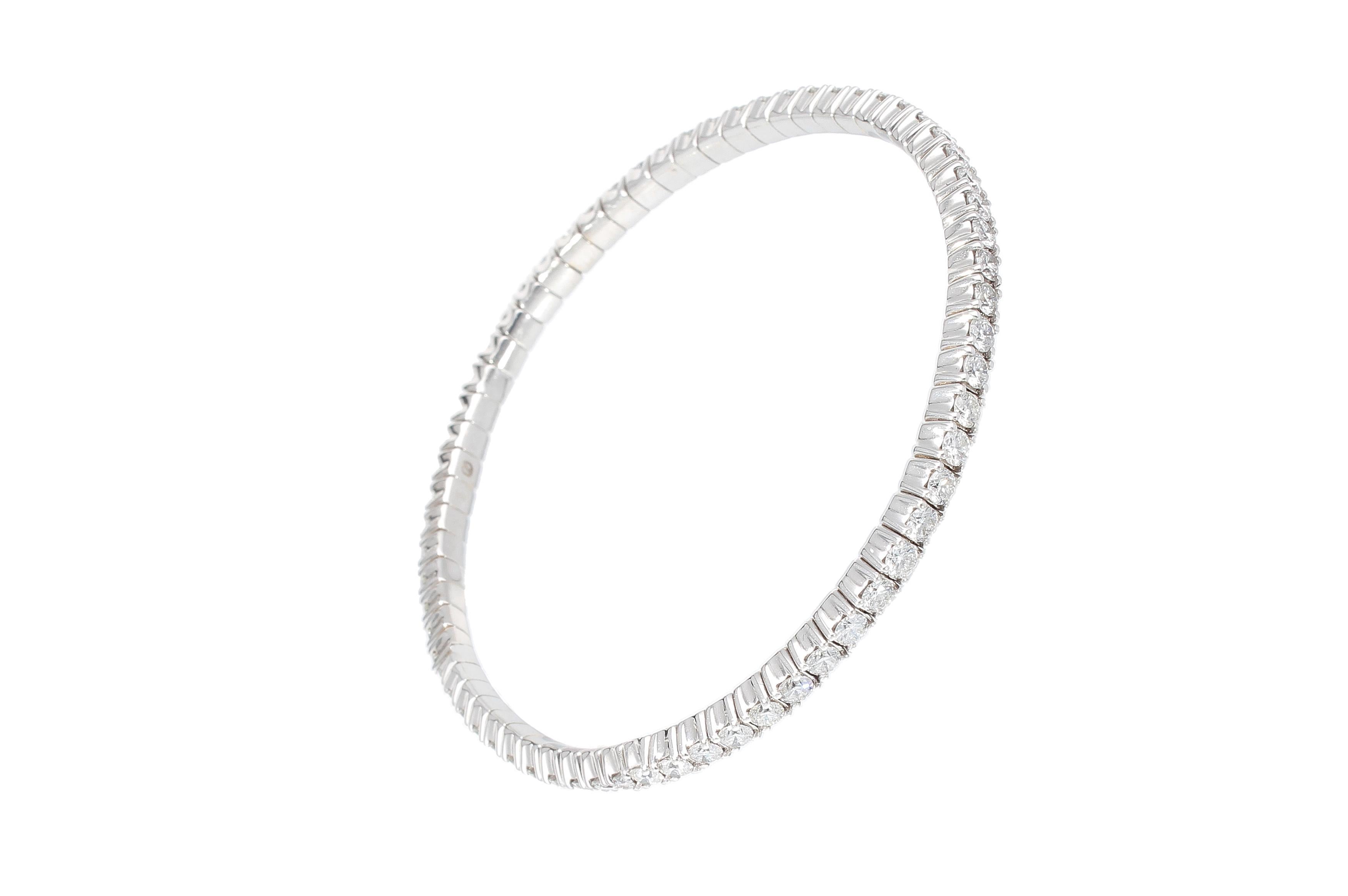 Brilliant Cut Carat 4.08 Elastic Diamond Tennis Bracelet. White Gold 18 Kt. Made in Italy. For Sale