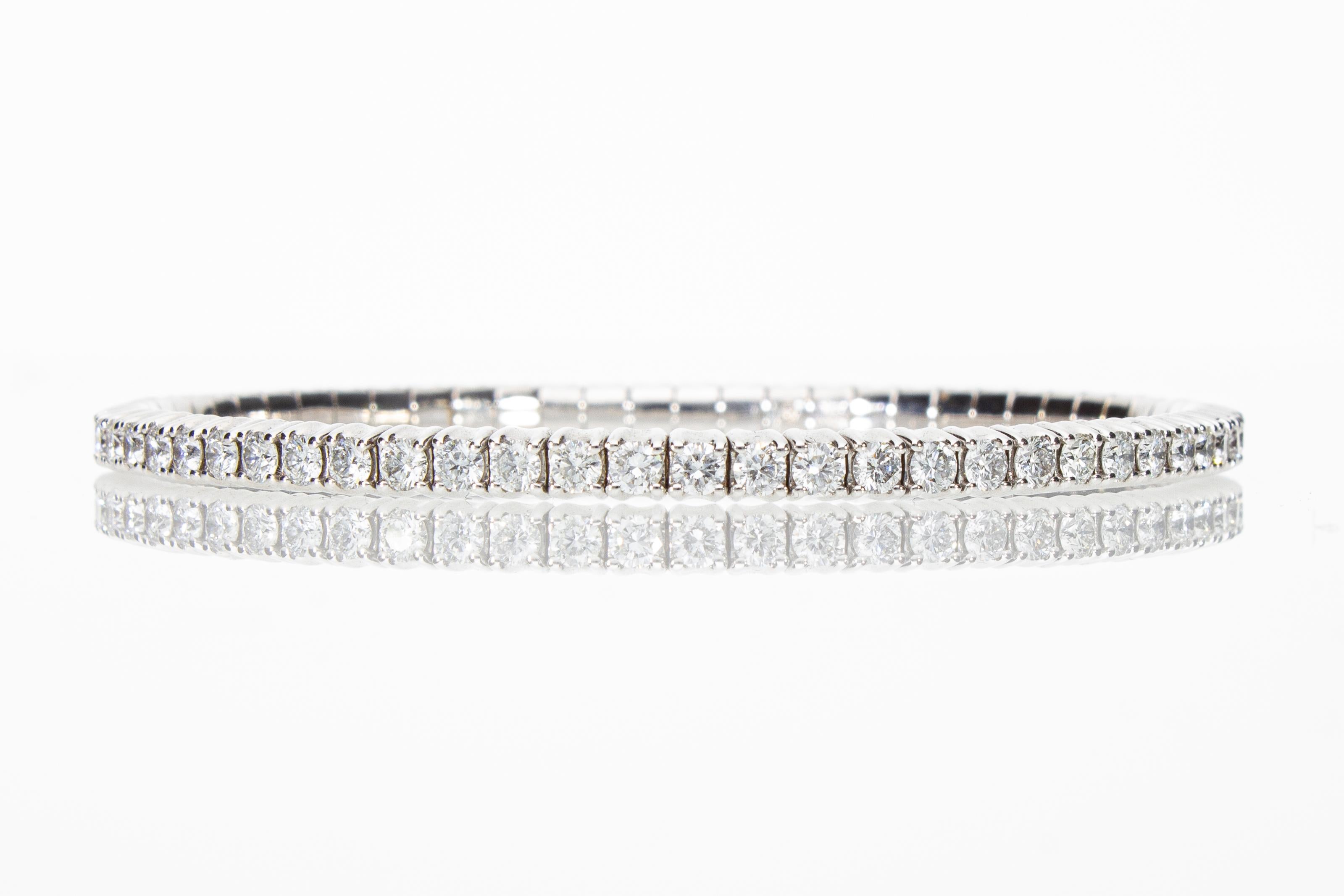 Carat 4.08 Elastic Diamond Tennis Bracelet. White Gold 18 Kt. Made in Italy. In New Condition For Sale In Rome, IT