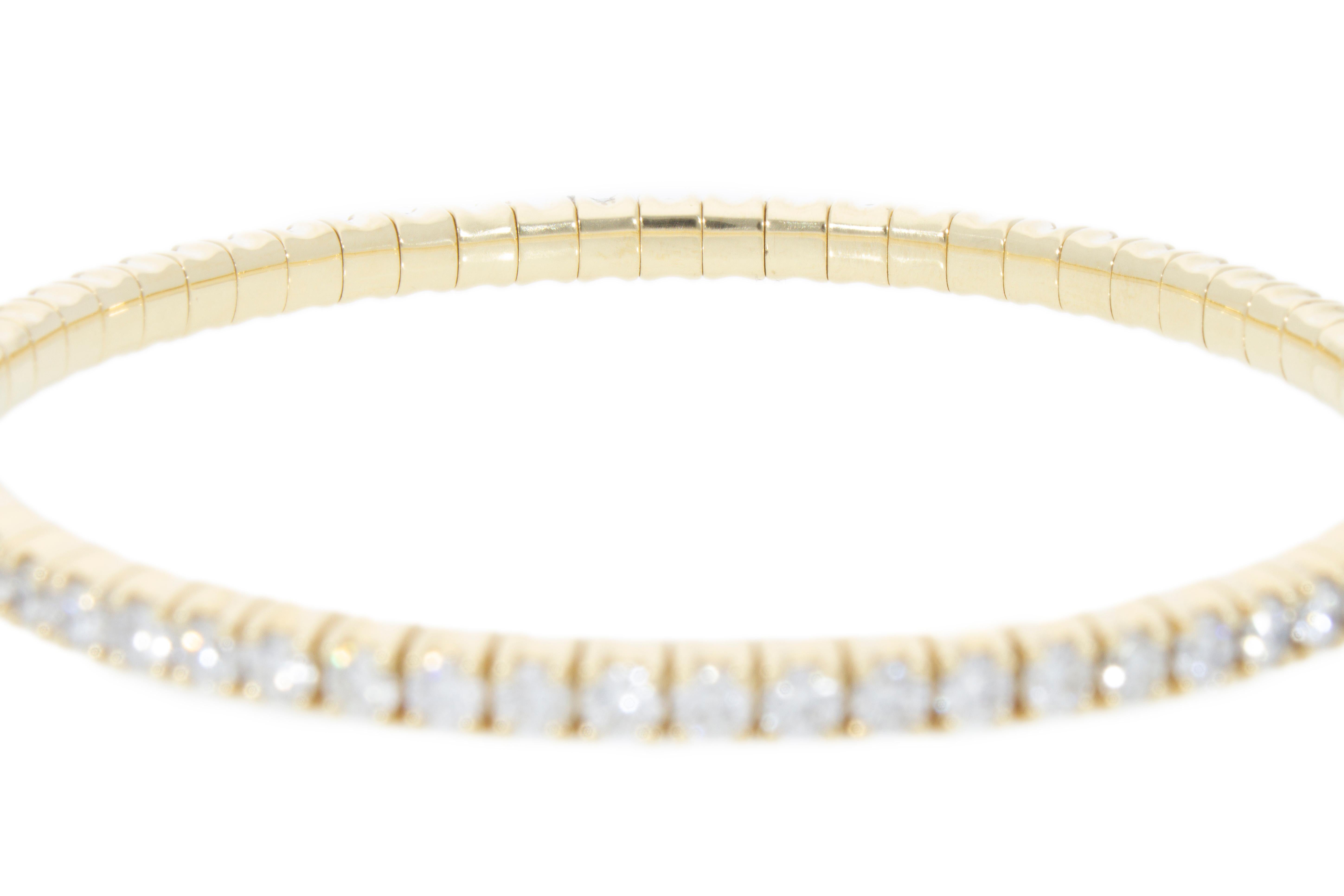 Bracelet tennis en diamants élastiques de 4.30 carats. Or jaune 18 Kt. Fabriquées en Italie. en vente 7