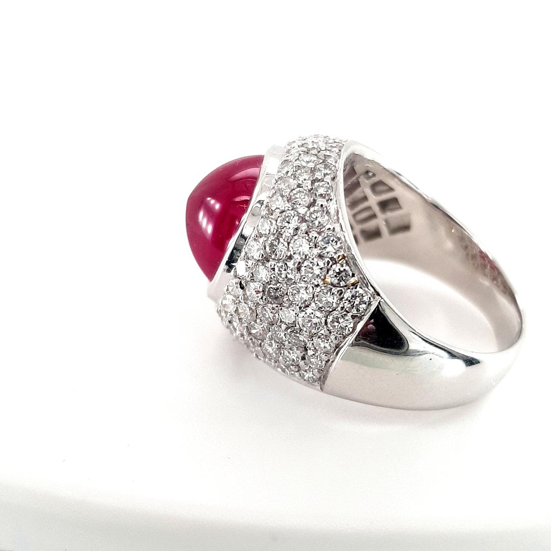 Round Cut 18kt White Gold Ring 4.05ct Burma Ruby, 5.76ct Diamonds,  CGL Certified For Sale