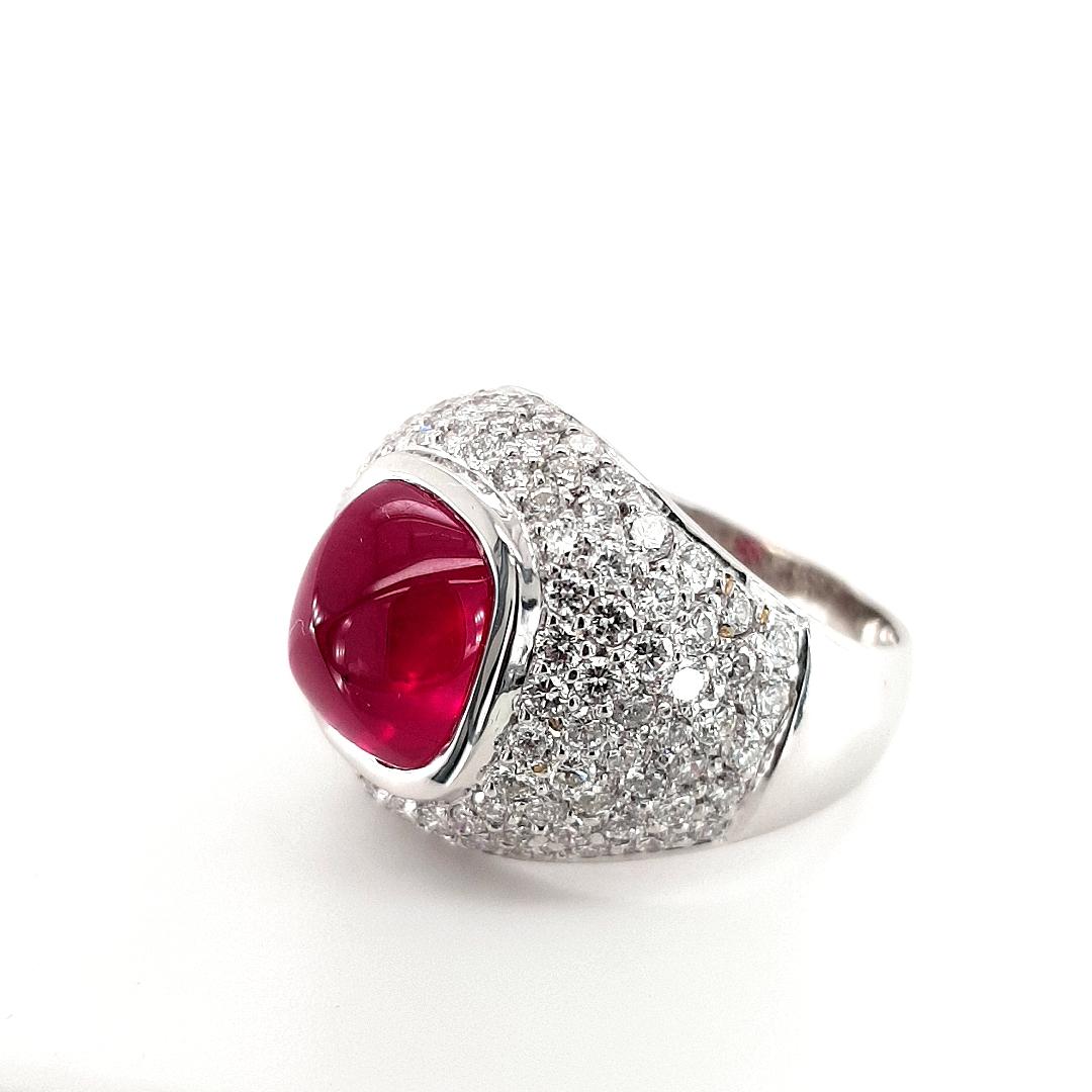 18kt White Gold Ring 4.05ct Burma Ruby, 5.76ct Diamonds,  CGL Certified In Excellent Condition For Sale In Antwerp, BE
